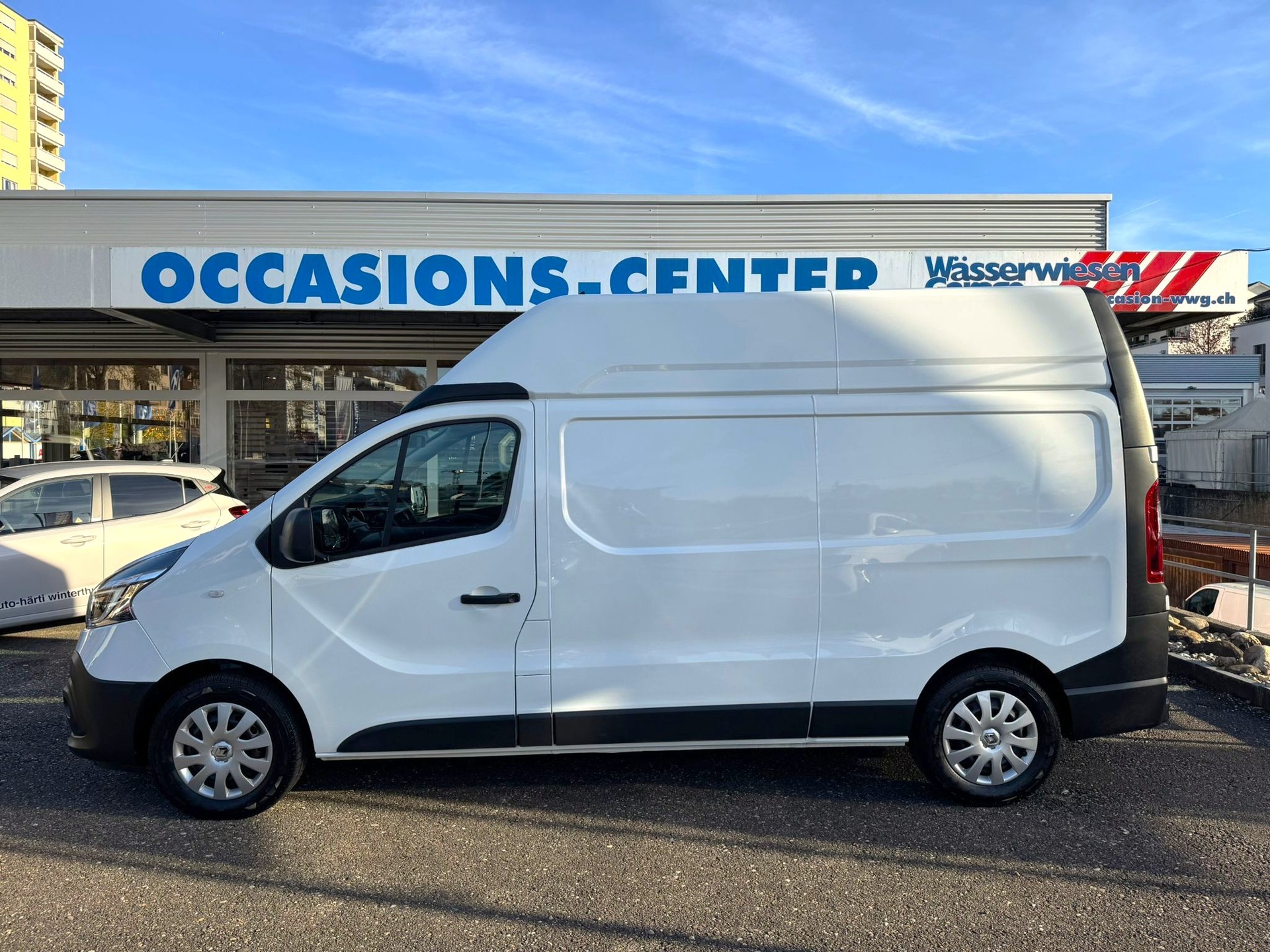 RENAULT Trafic 2.0 ENERGY dCi145 3.0t Business L2H2-image-11