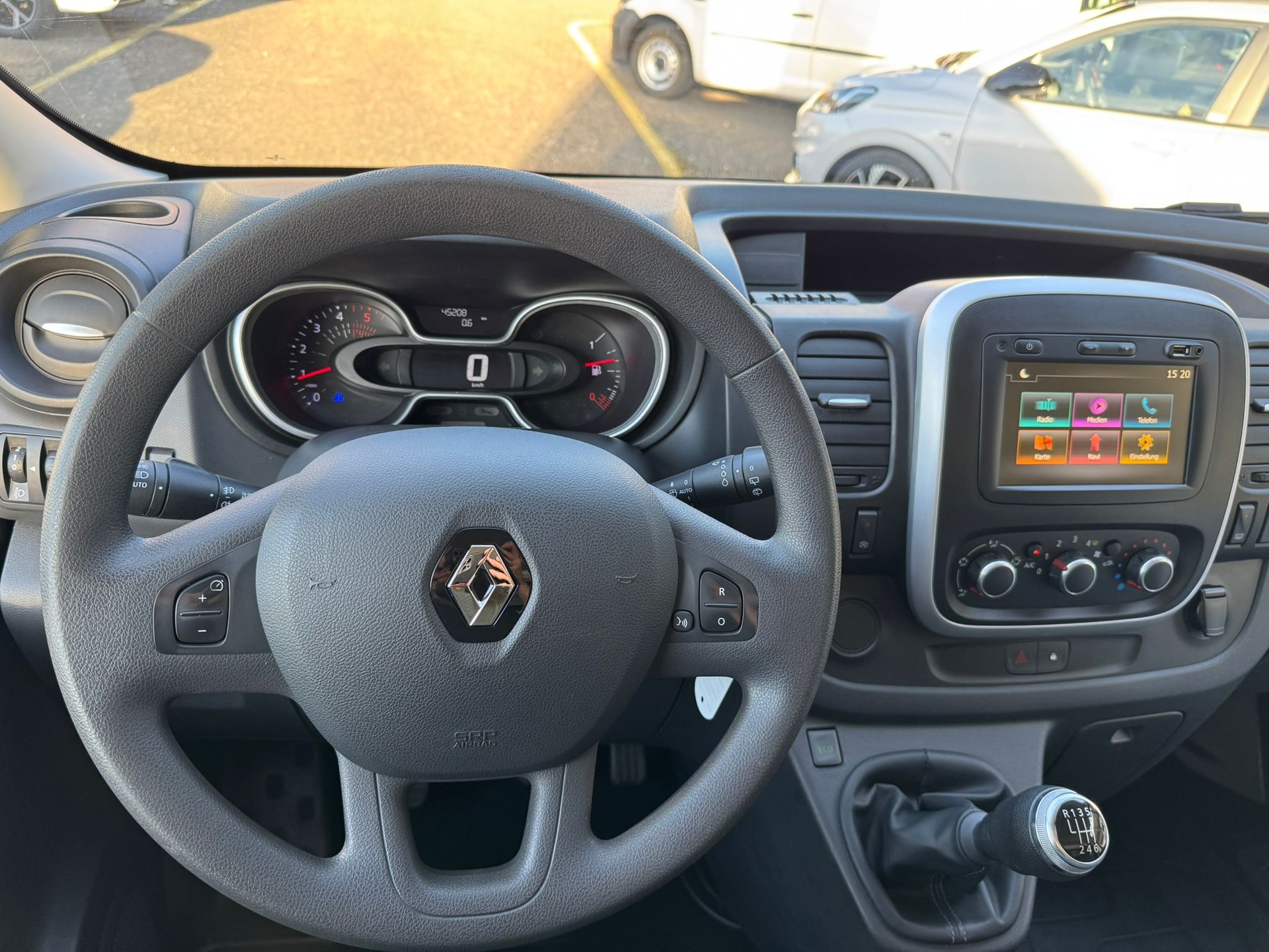 RENAULT Trafic 2.0 ENERGY dCi145 3.0t Business L2H2-image-2