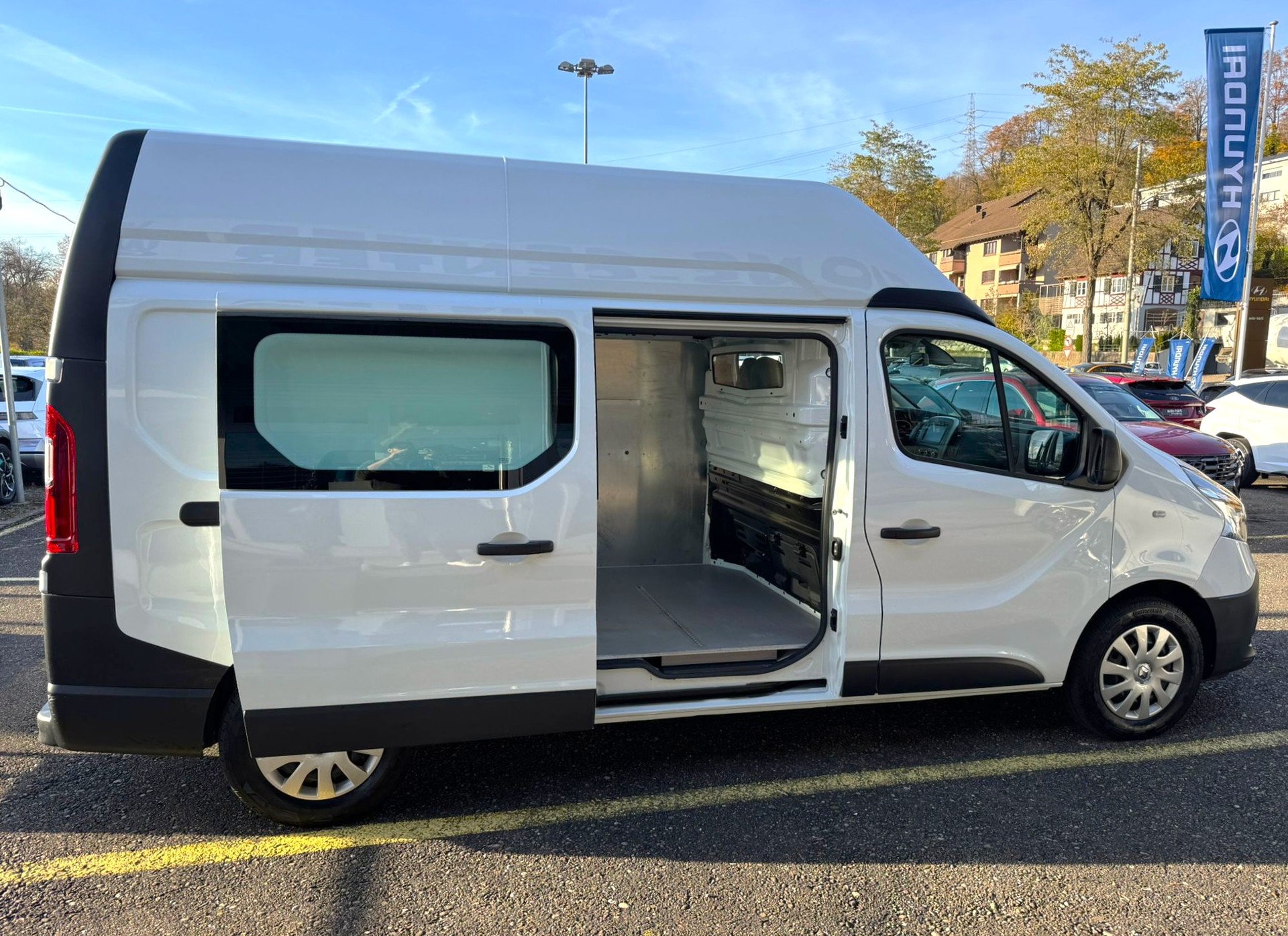 RENAULT Trafic 2.0 ENERGY dCi145 3.0t Business L2H2-image-6