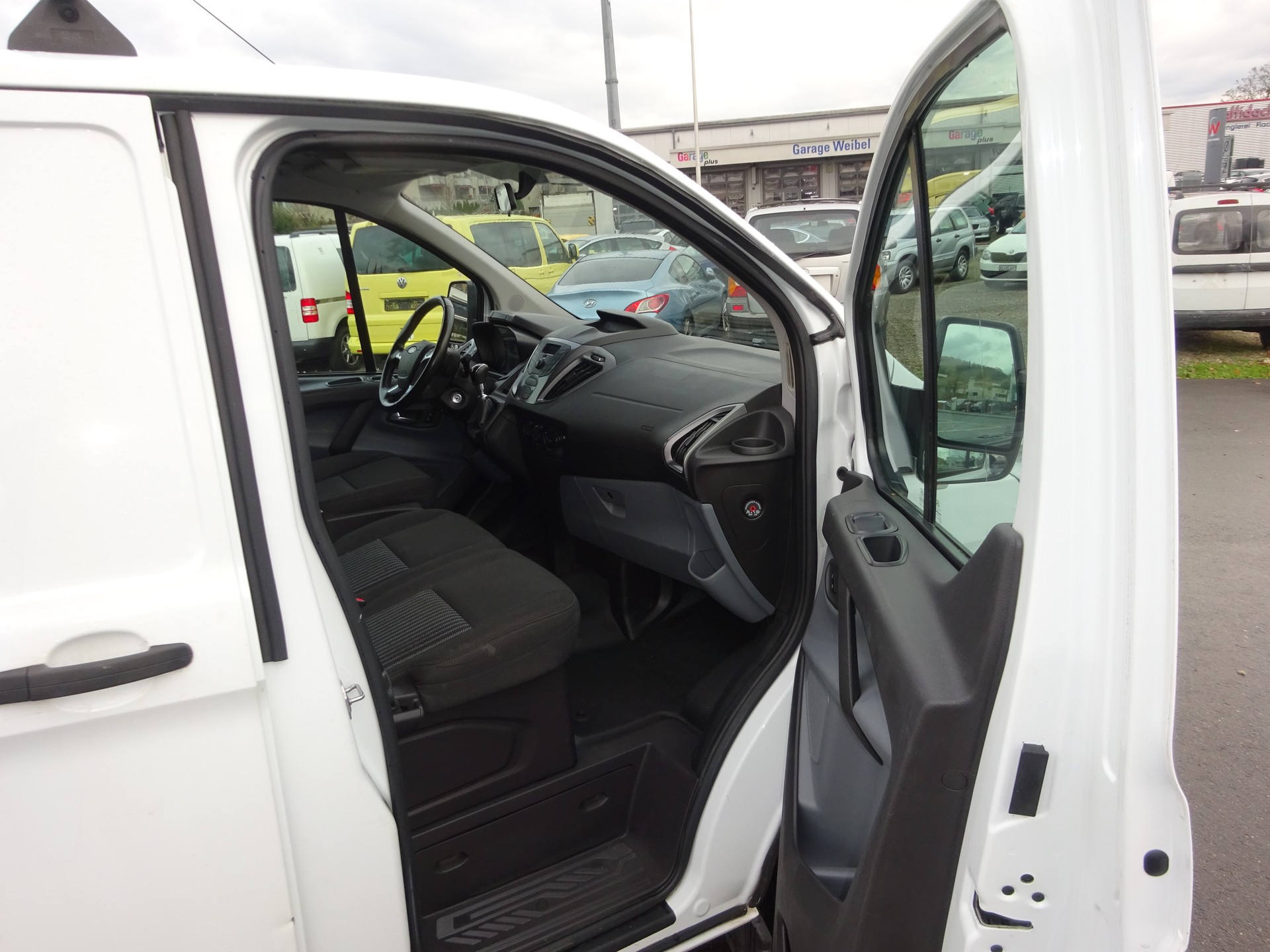 FORD Transit Custom Van 270 L1H1 Trend-image-2