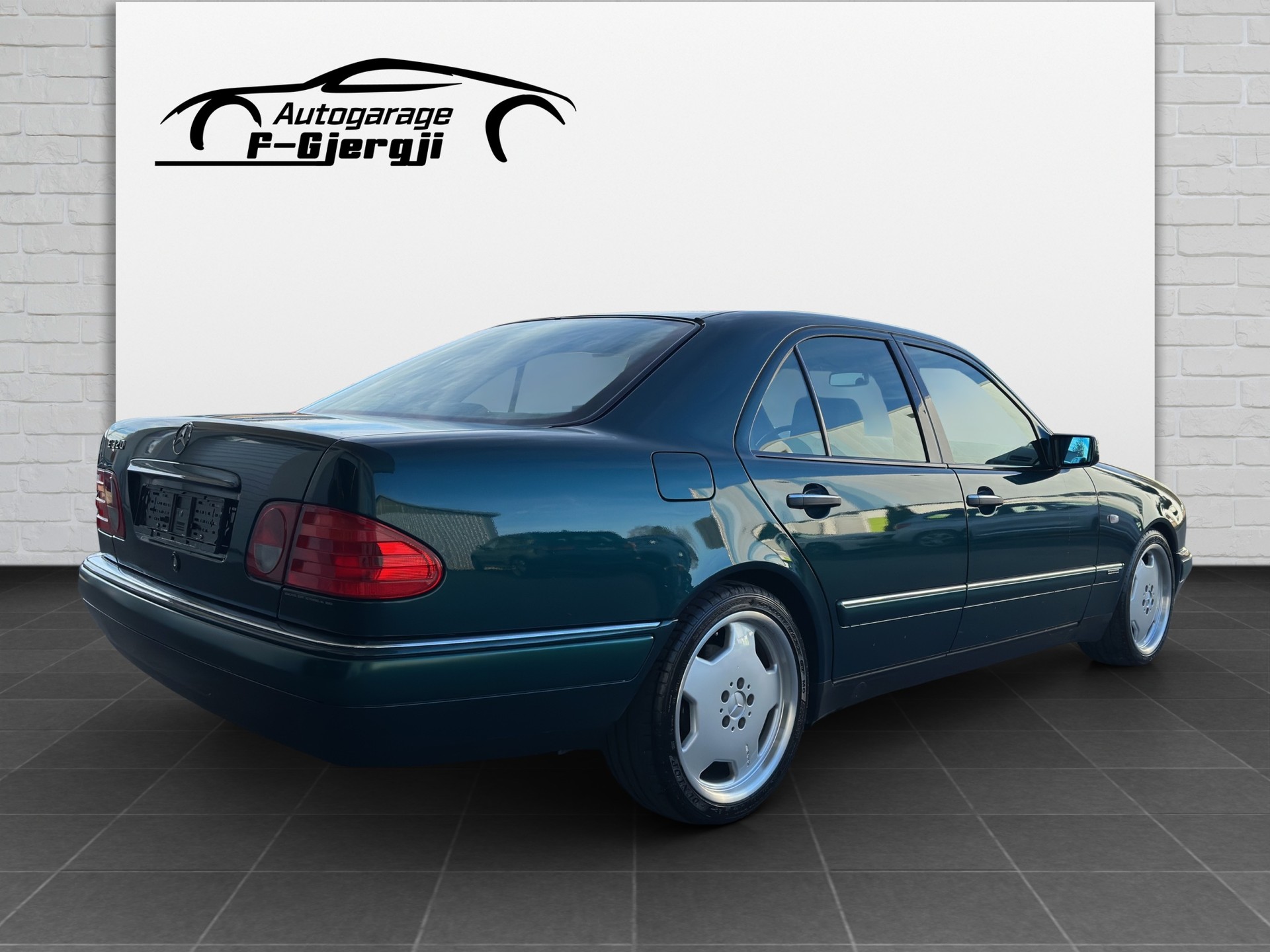 MERCEDES-BENZ E 320 Elégance Automatic-image-5