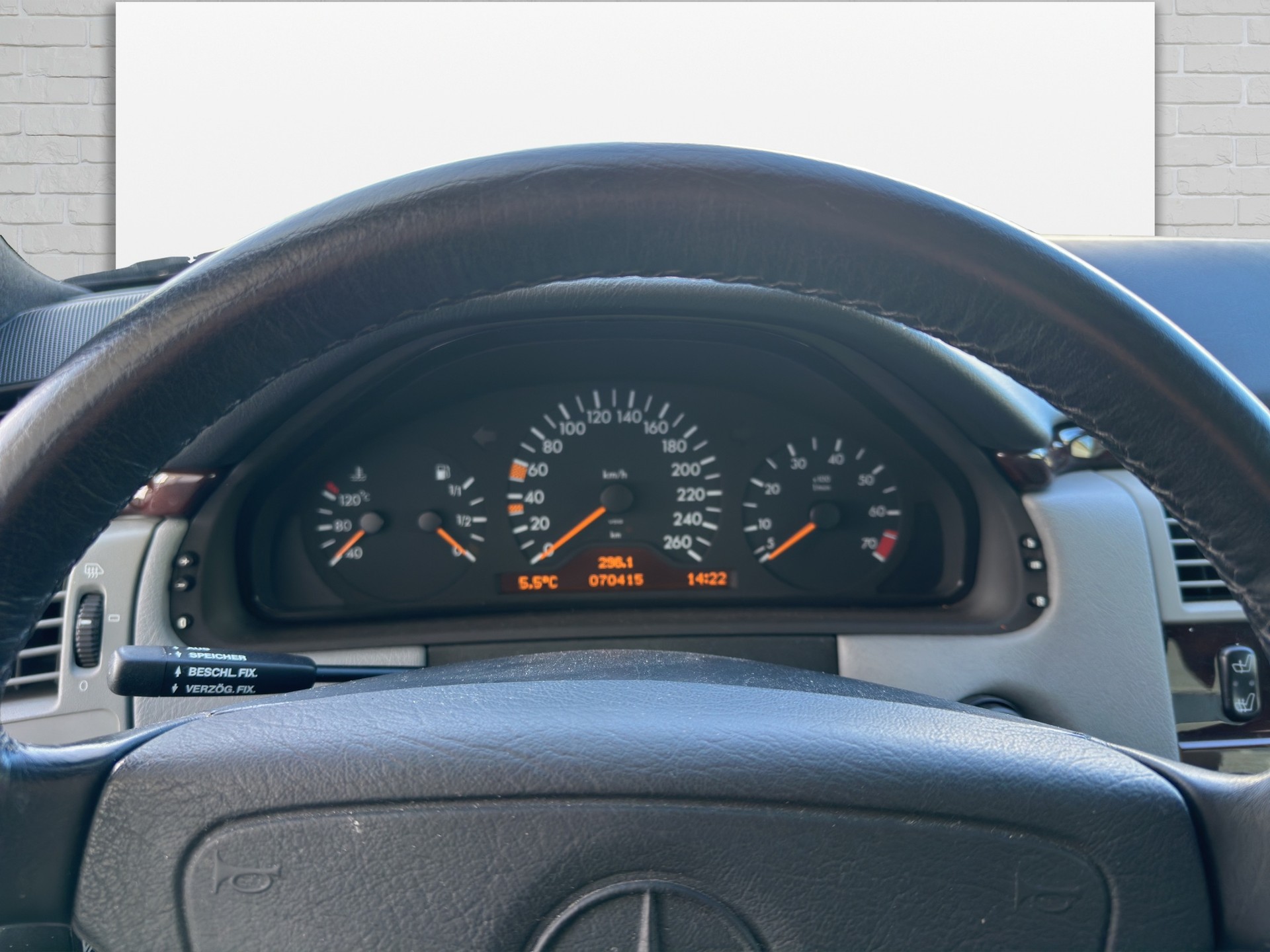 MERCEDES-BENZ E 320 Elégance Automatic-image-12