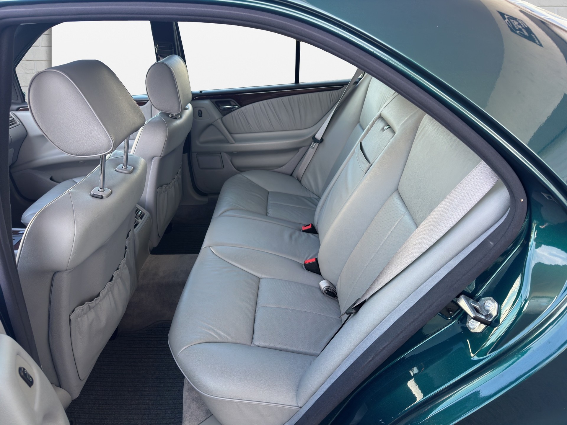 MERCEDES-BENZ E 320 Elégance Automatic-image-10