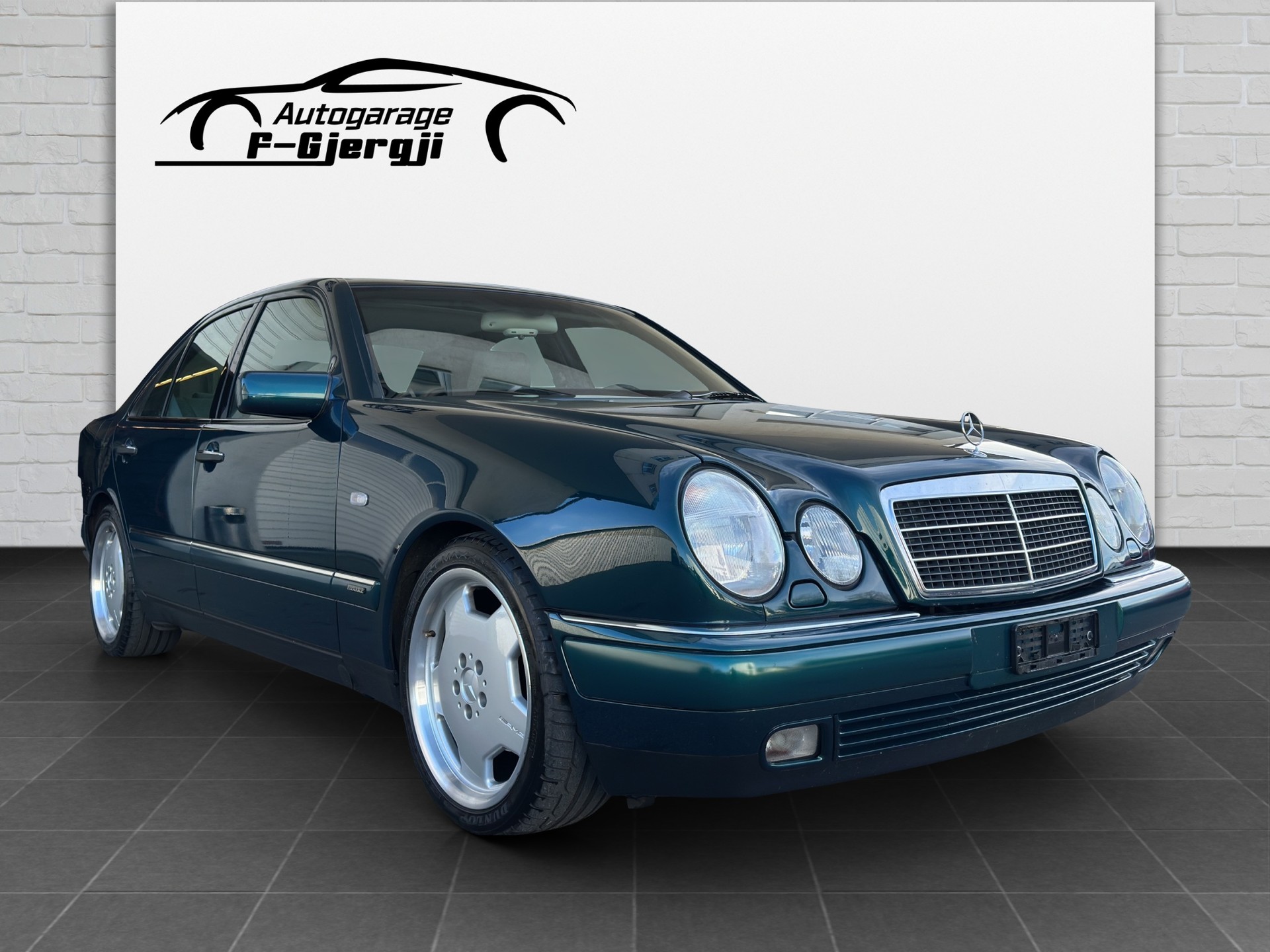 MERCEDES-BENZ E 320 Elégance Automatic-showroom-element-1