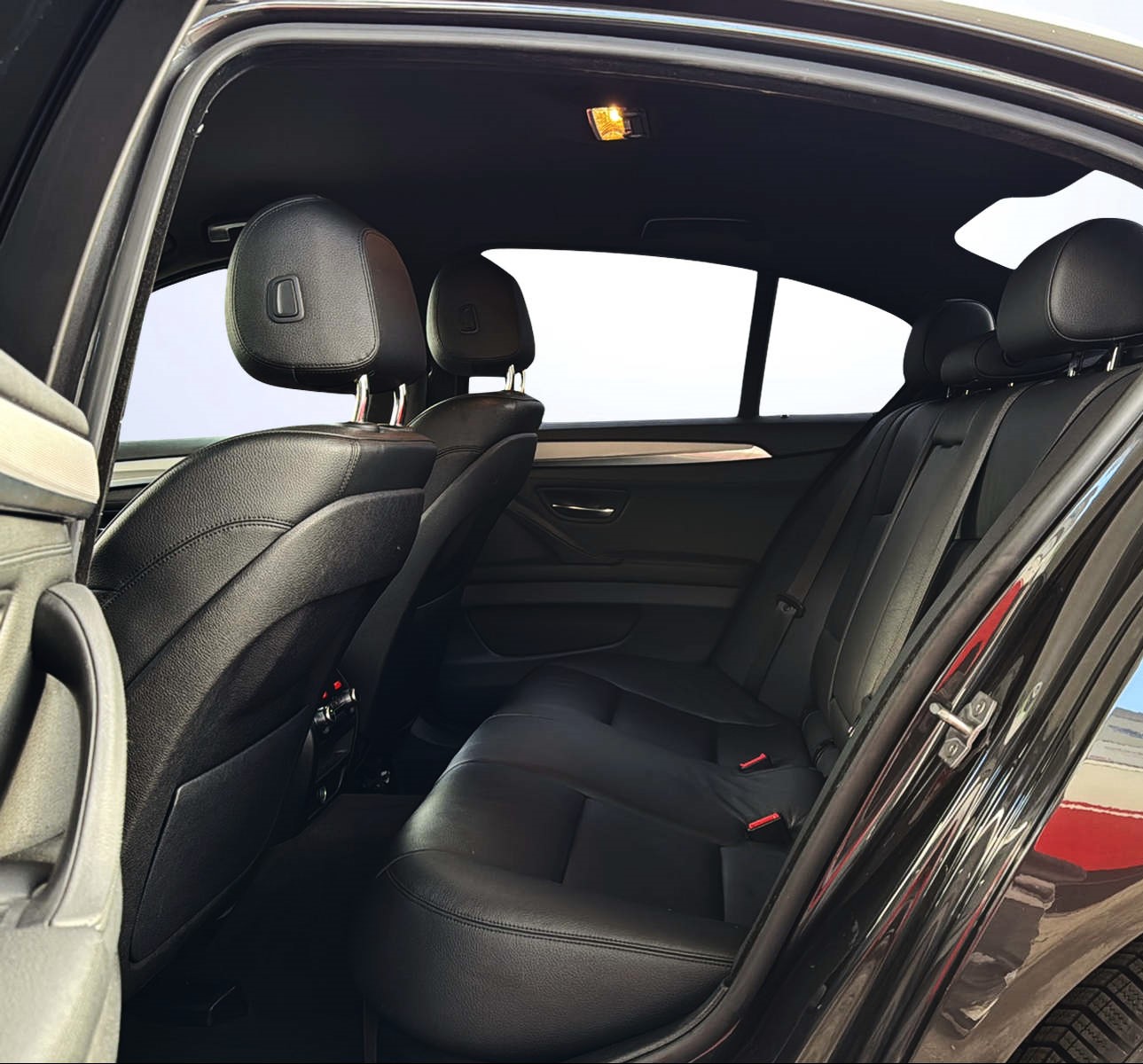 BMW M550d xDrive Steptronic-image-14