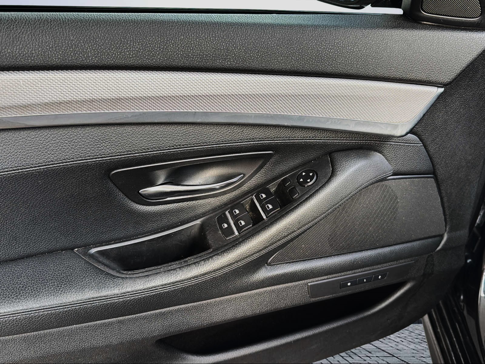 BMW M550d xDrive Steptronic-image-15