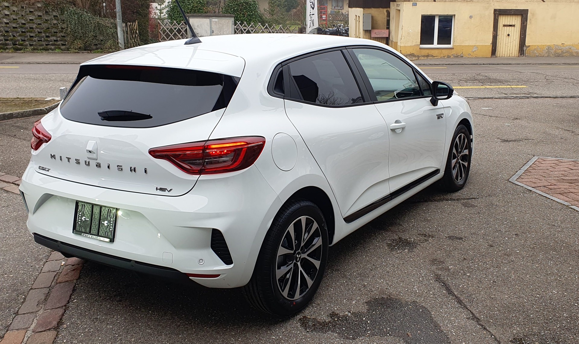 MITSUBISHI COLT 1.0 Helvetia (508)-image-2