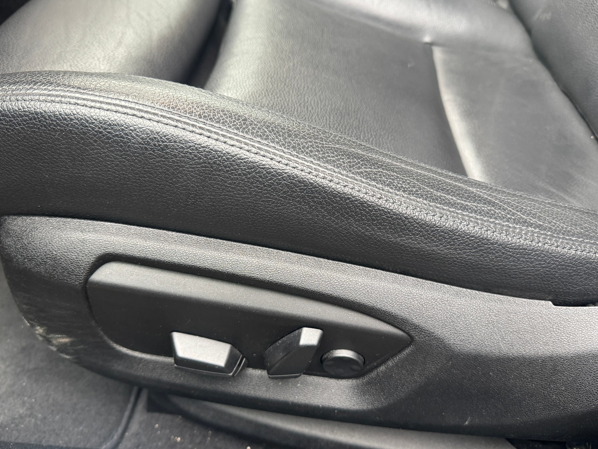 BMW 525d Touring xDrive Luxury Line Steptronic-image-13