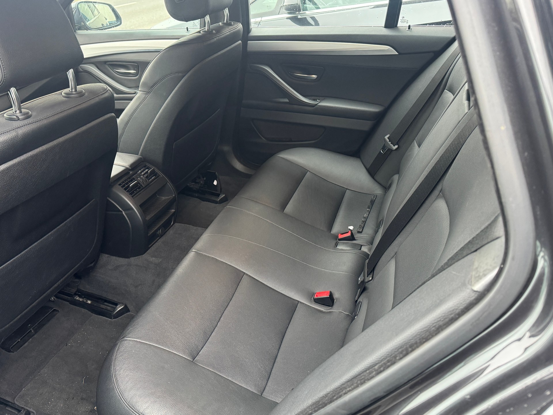 BMW 525d Touring xDrive Luxury Line Steptronic-image-10