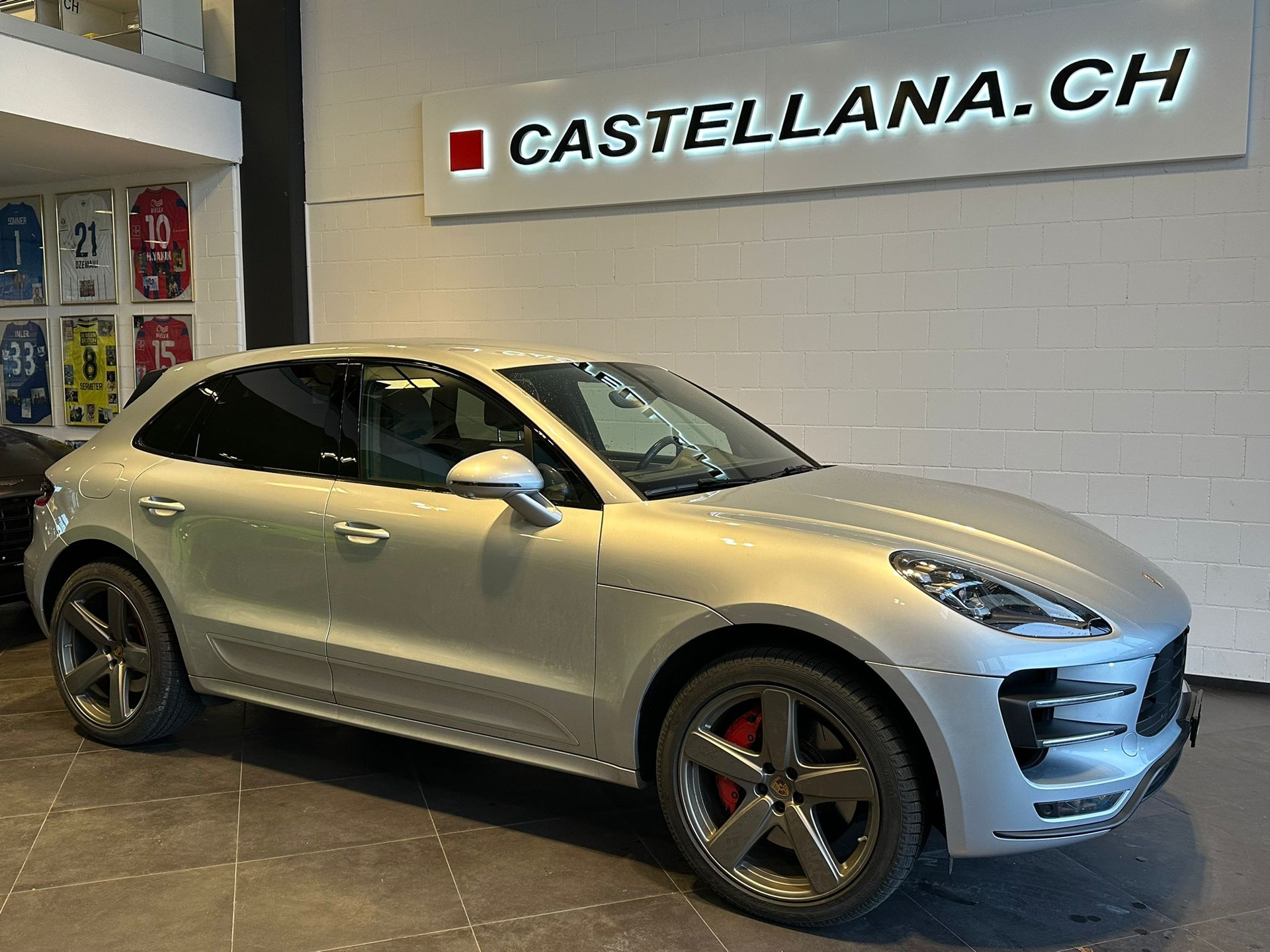 PORSCHE Macan Turbo Performance PDK-image-0