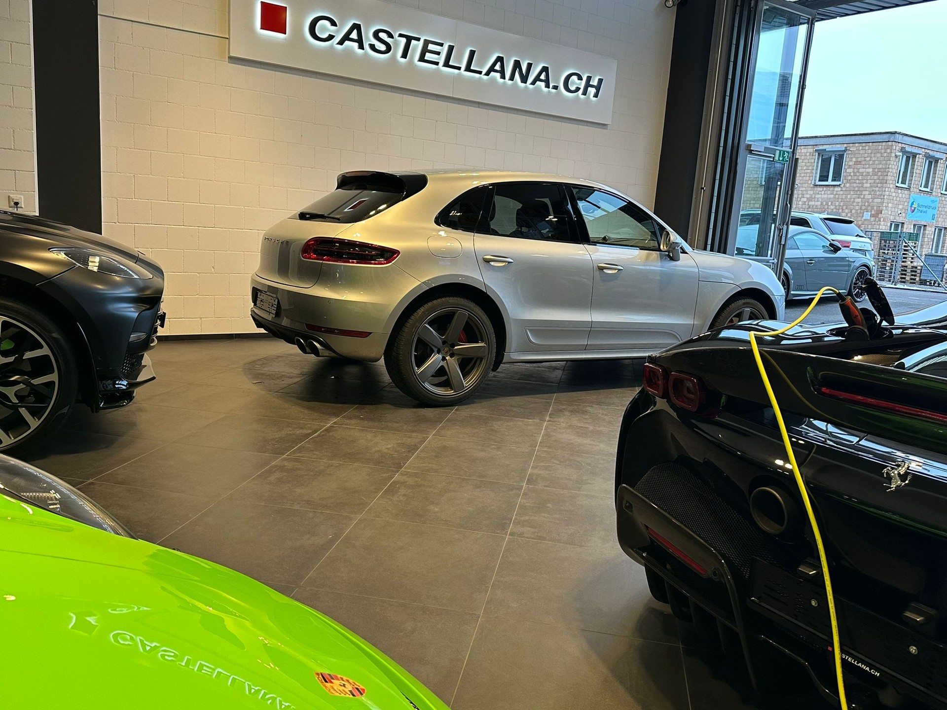 PORSCHE Macan Turbo Performance PDK-image-2