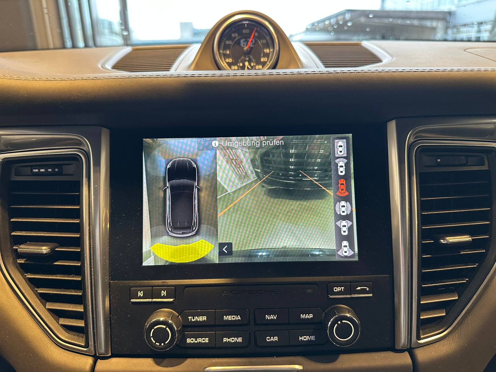 PORSCHE Macan Turbo Performance PDK-image-10