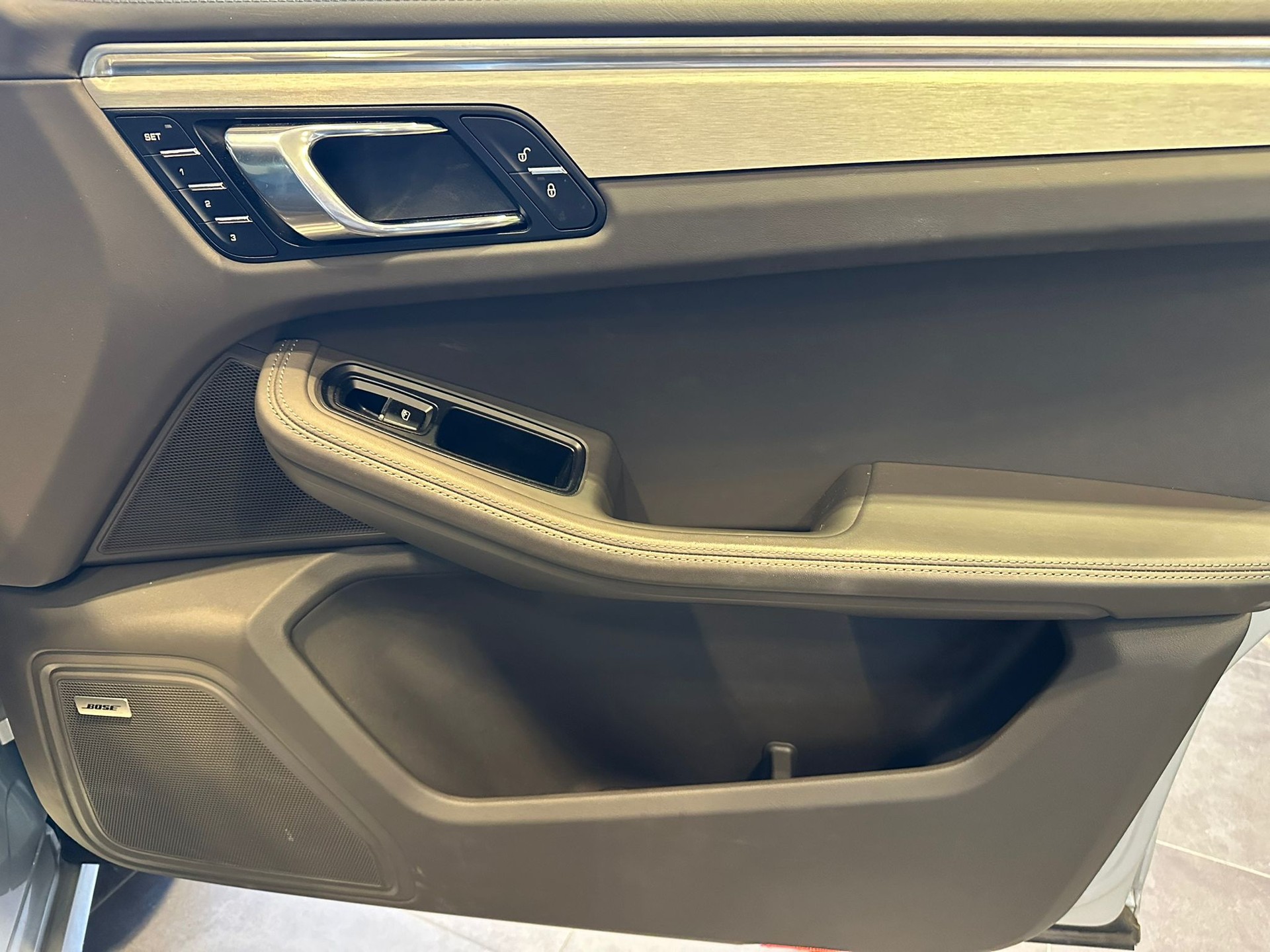 PORSCHE Macan Turbo Performance PDK-image-14