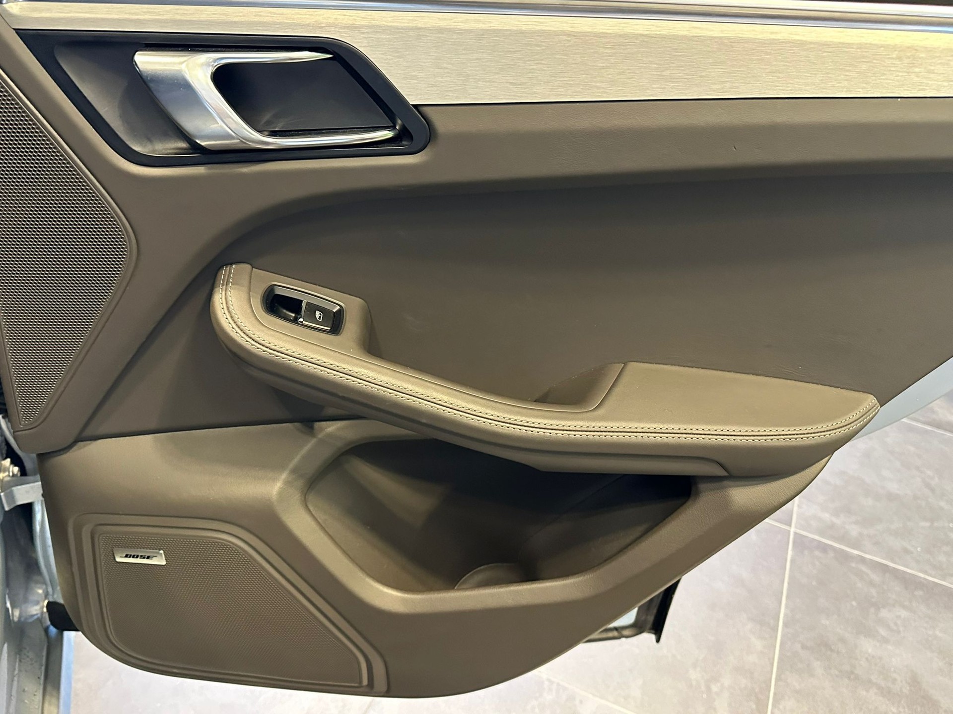PORSCHE Macan Turbo Performance PDK-image-15