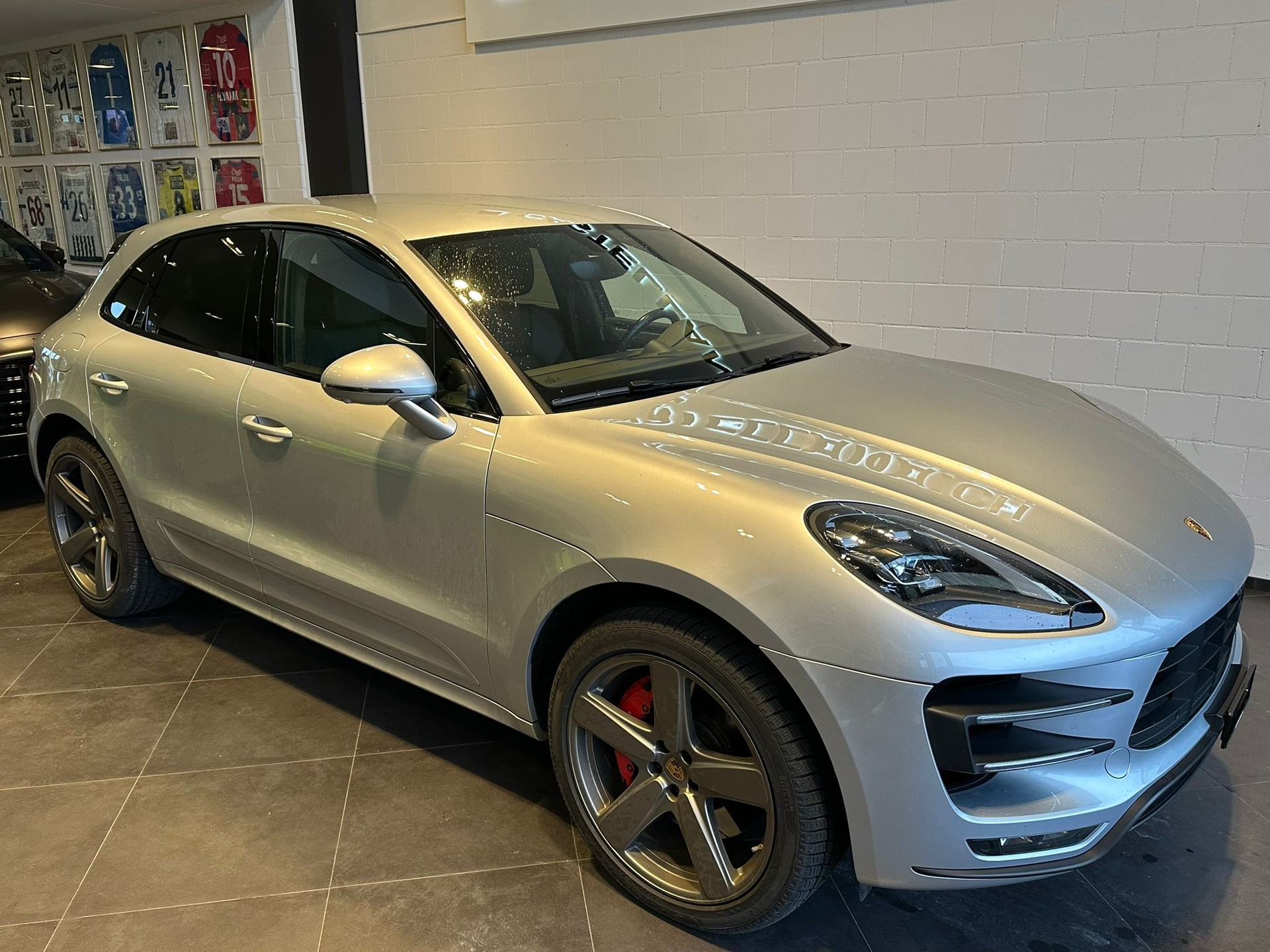PORSCHE Macan Turbo Performance PDK-image-1