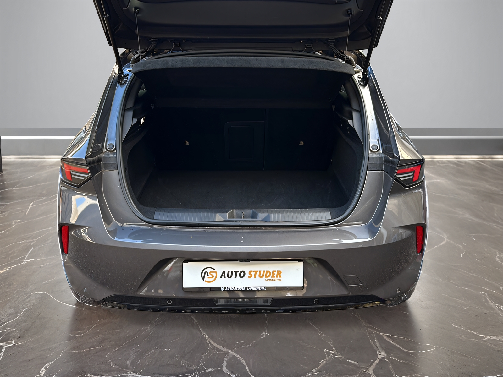 OPEL Astra L 1.6 T PHEV 180 Swiss Plus-image-6