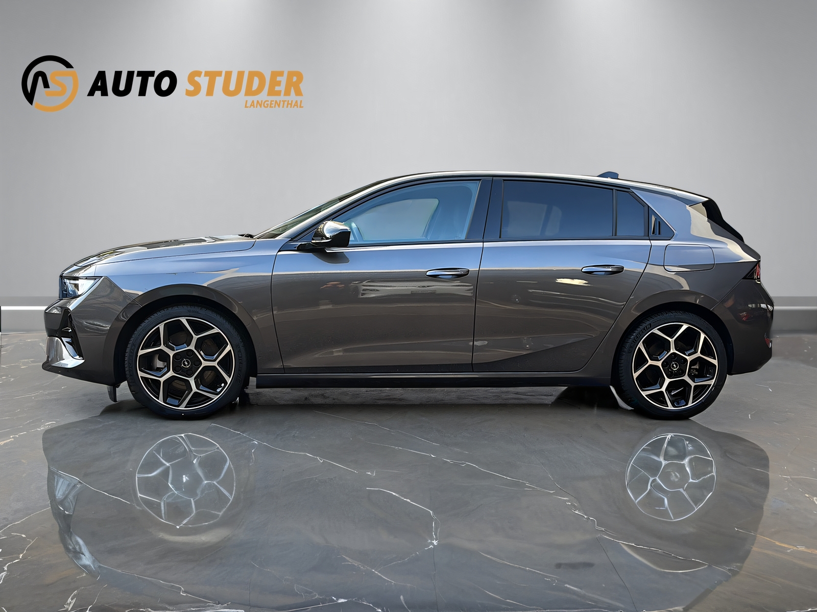 OPEL Astra L 1.6 T PHEV 180 Swiss Plus-image-8