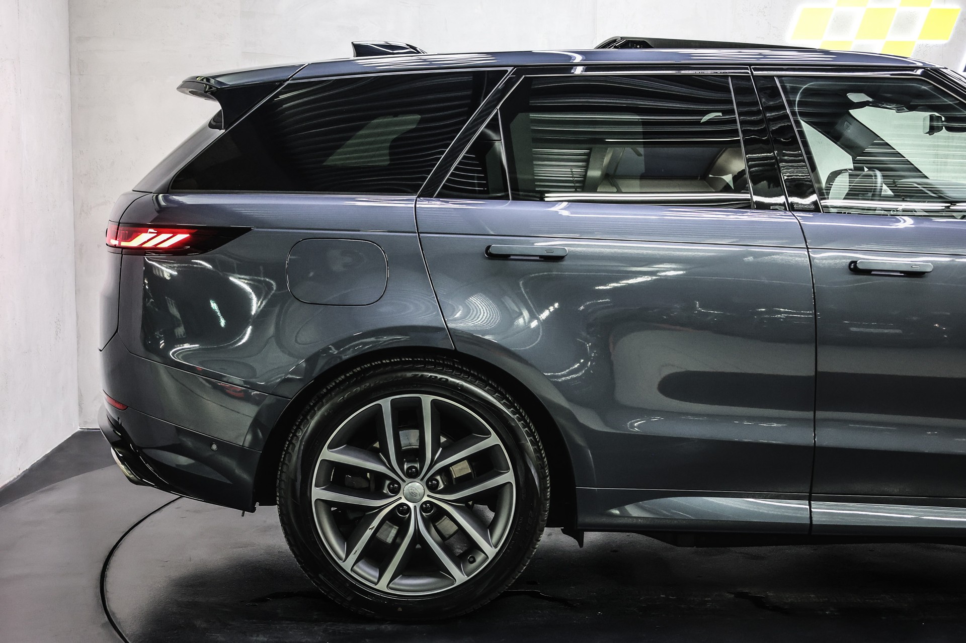 LAND ROVER Range Rover Sport 3.0 I6 P550e Autobiography-image-12
