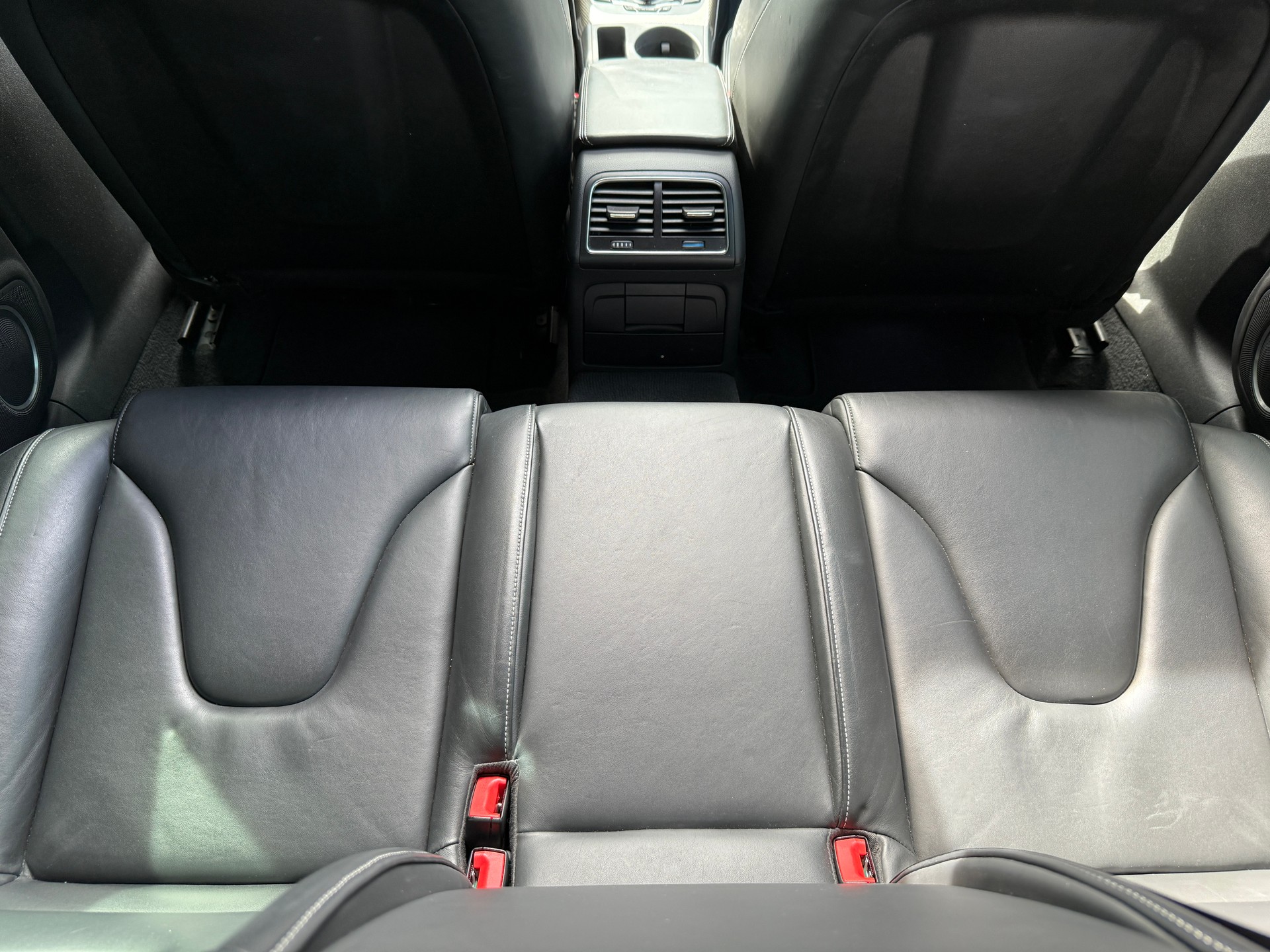 AUDI S4 Avant 3.0 TFSI quattro S-tronic-image-6