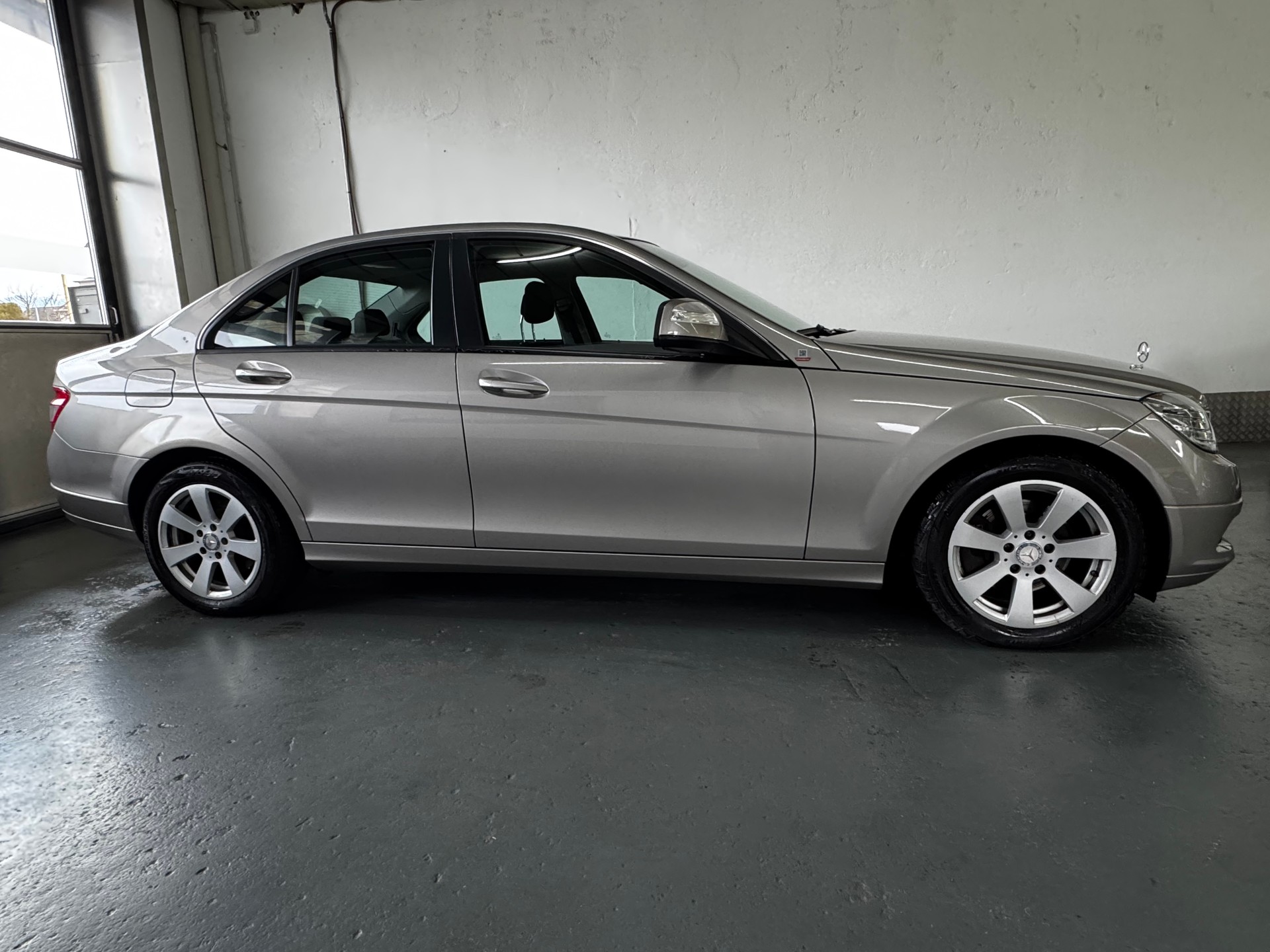 MERCEDES-BENZ C 220 CDI (Classic)-image-6