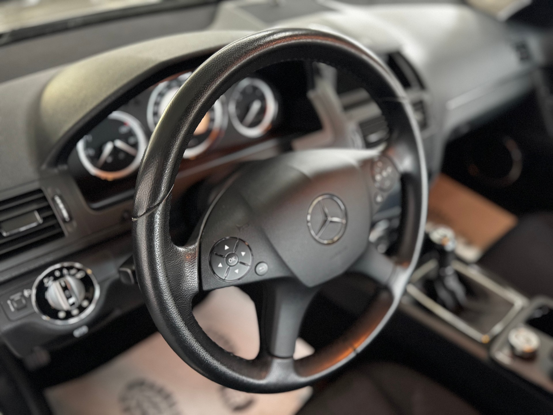 MERCEDES-BENZ C 220 CDI (Classic)-image-11