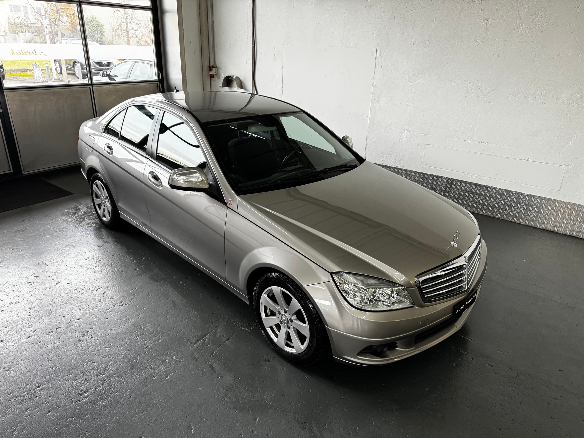 MERCEDES-BENZ C 220 CDI (Classic)-image-0