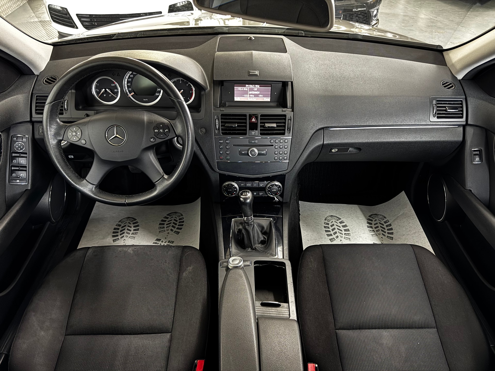 MERCEDES-BENZ C 220 CDI (Classic)-image-13