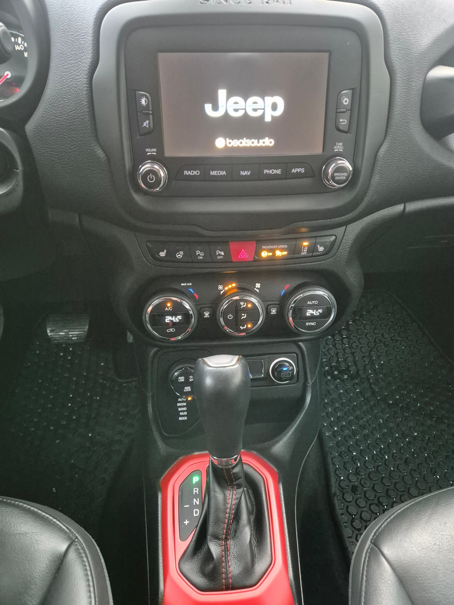 JEEP Renegade 2.0 CRD Trailhawk AWD + Low Range 9ATX-image-11