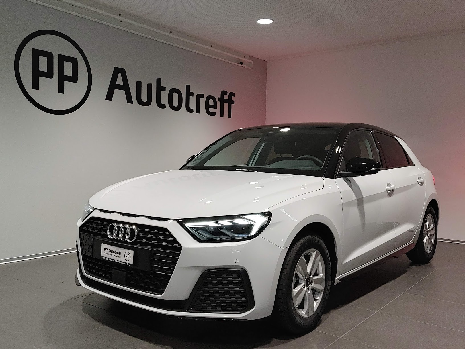 AUDI A1 Sportback 30 TFSI Attraction S-tronic-image-0