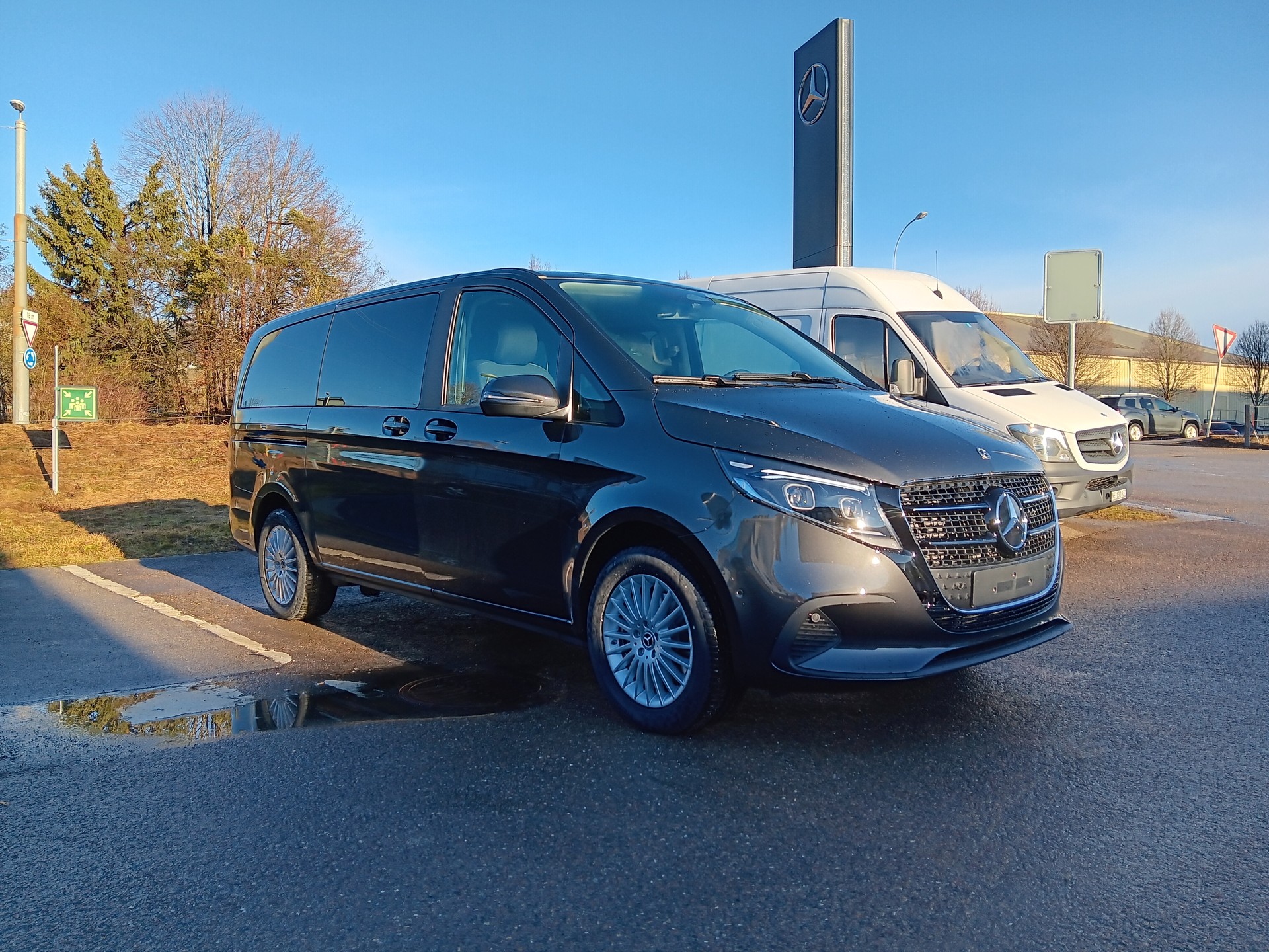 MERCEDES-BENZ V 250 d Trend 3200mm L 4m 9G Tronic-image-2