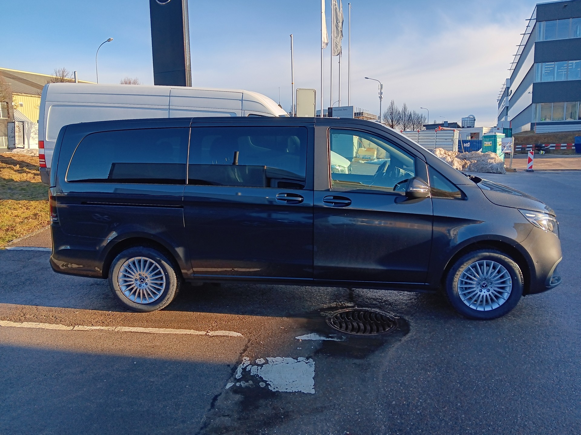 MERCEDES-BENZ V 250 d Trend 3200mm L 4m 9G Tronic-image-3