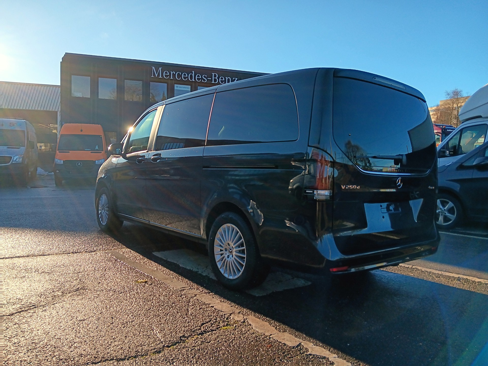 MERCEDES-BENZ V 250 d Trend 3200mm L 4m 9G Tronic-image-6
