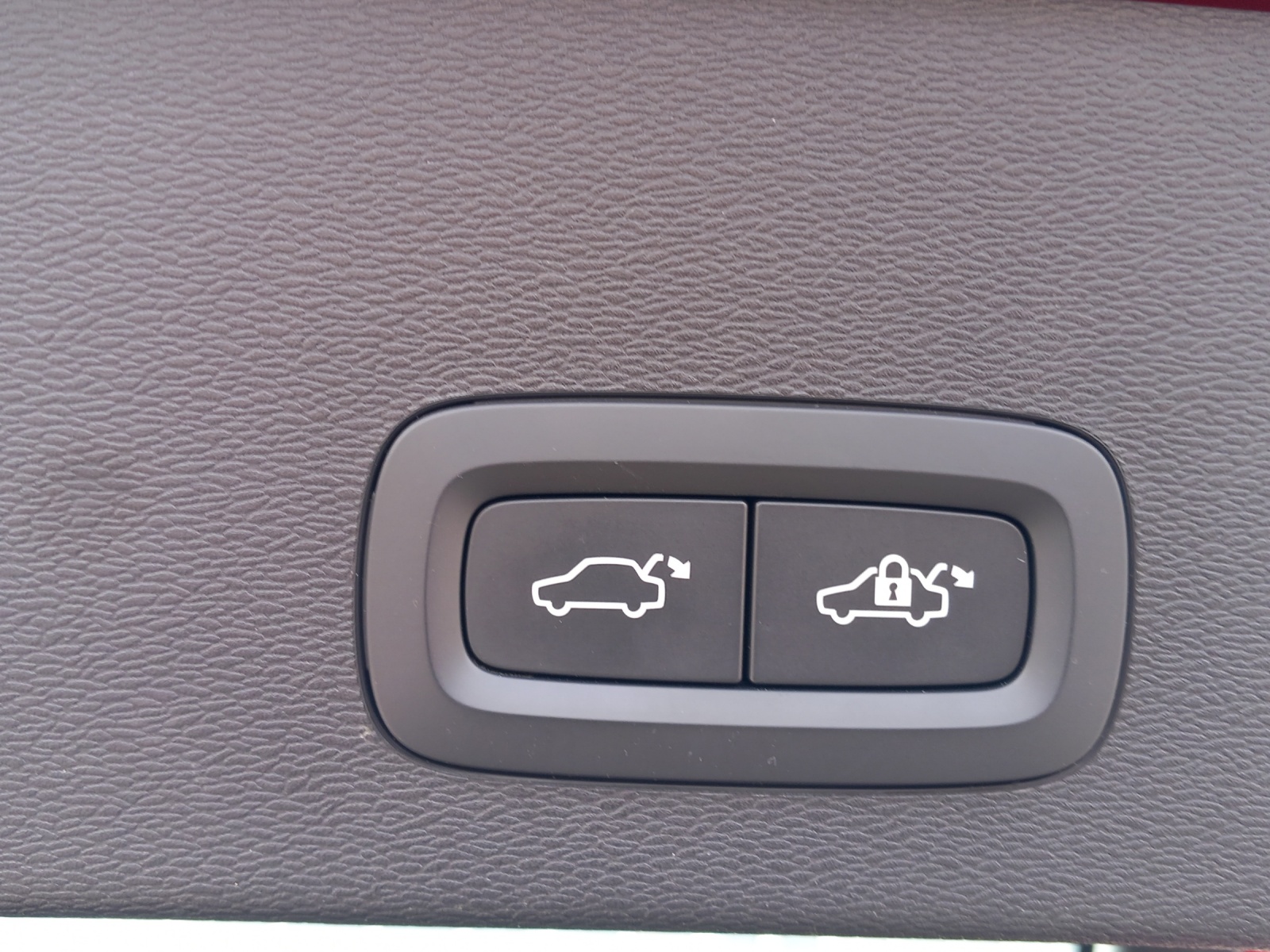 VOLVO C40 P6 Recharge Plus-image-26