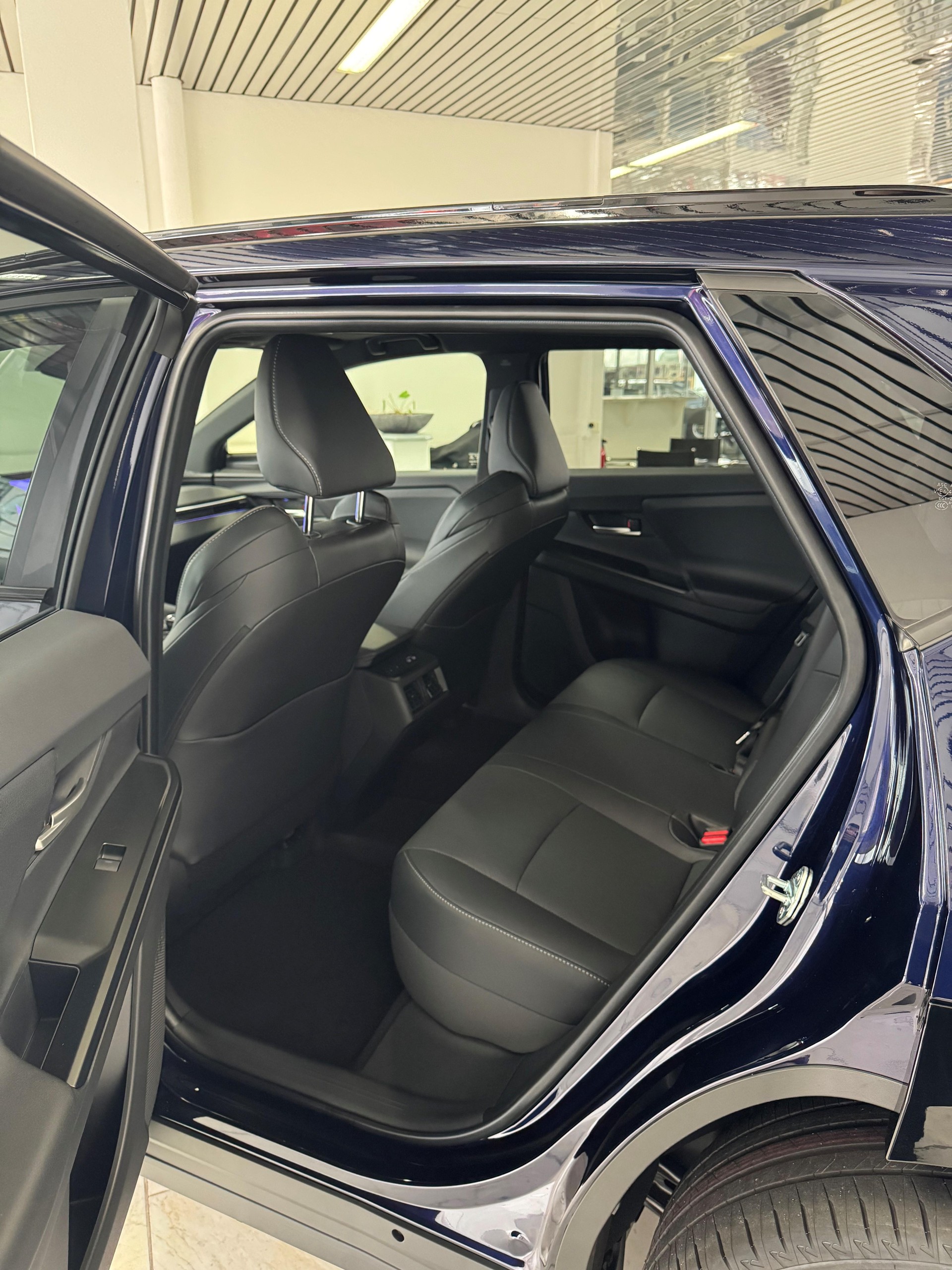 SUBARU Solterra eV Luxury AWD-image-6