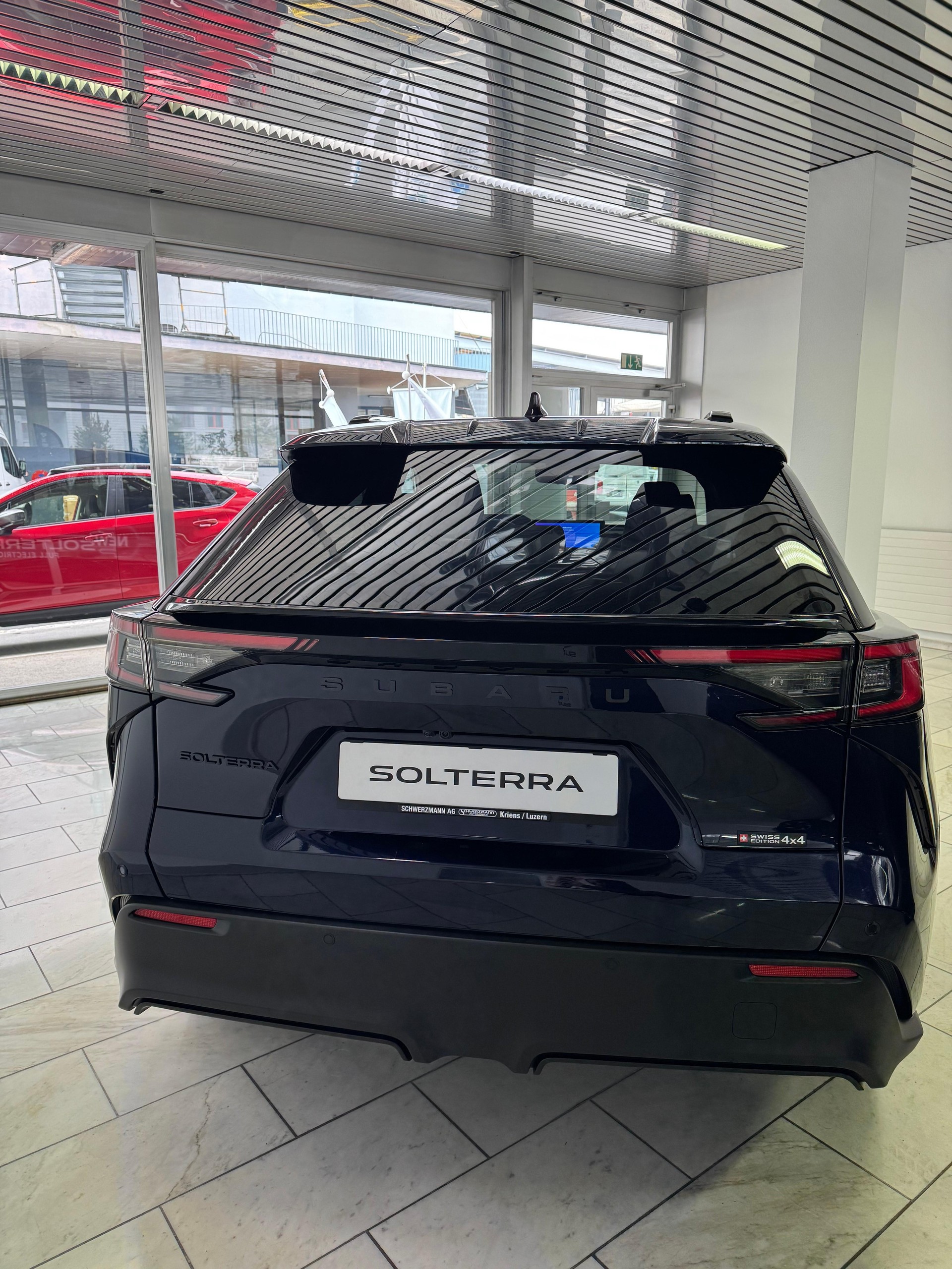 SUBARU Solterra eV Luxury AWD-showroom-element-3
