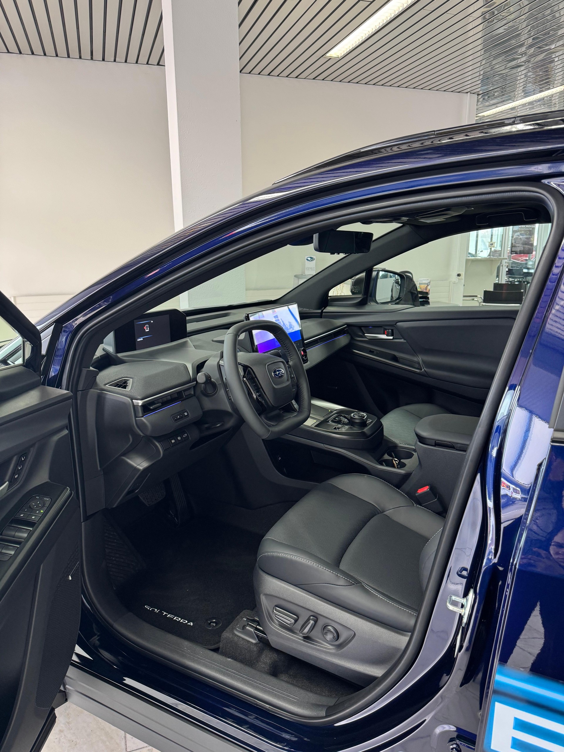 SUBARU Solterra eV Luxury AWD-image-8