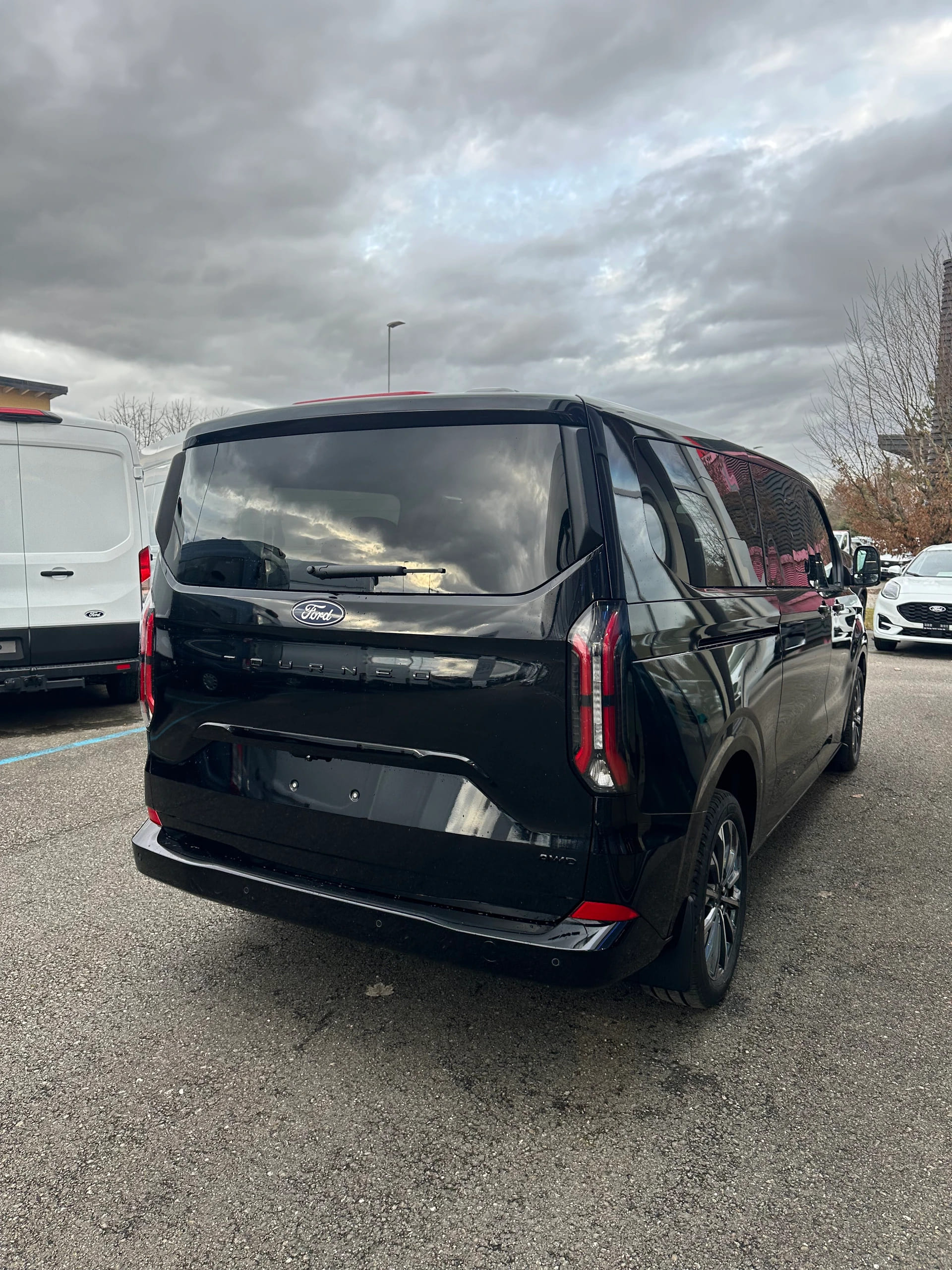 FORD Tourneo Custom 320 L2 2.0 EcoBl Titan.X/170/Aut.4WD-image-6