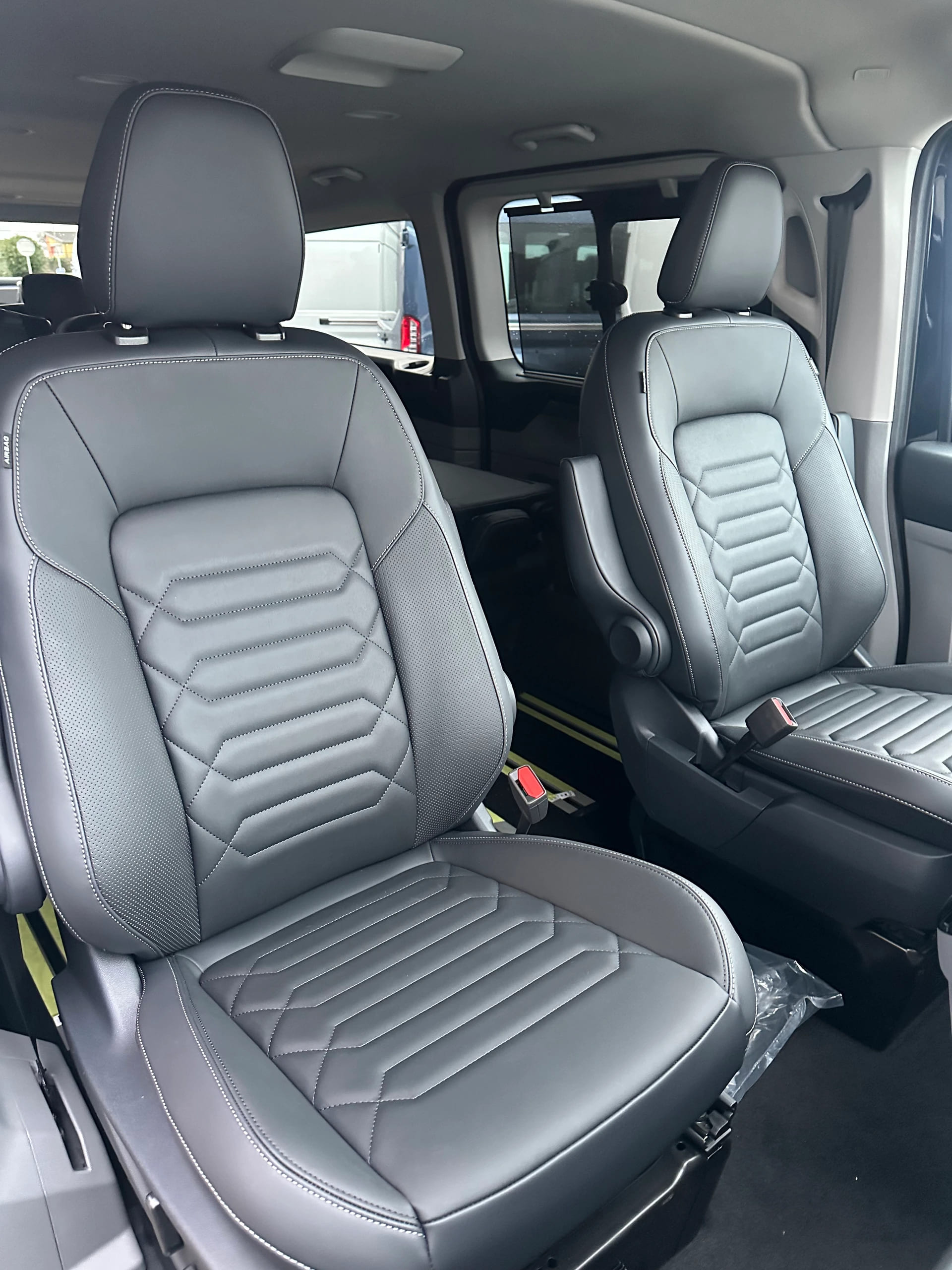 FORD Tourneo Custom 320 L2 2.0 EcoBl Titan.X/170/Aut.4WD-image-15