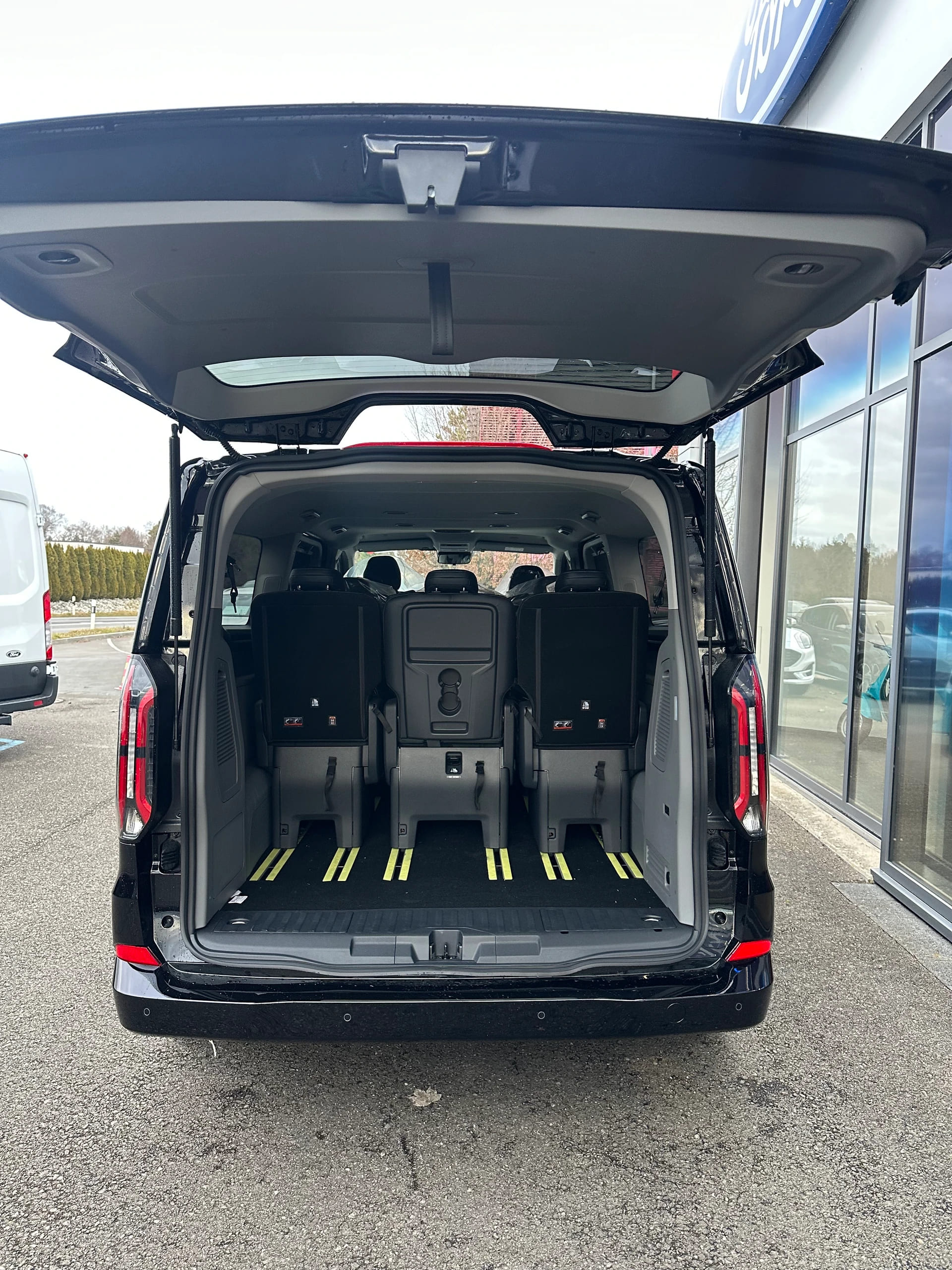 FORD Tourneo Custom 320 L2 2.0 EcoBl Titan.X/170/Aut.4WD-image-5