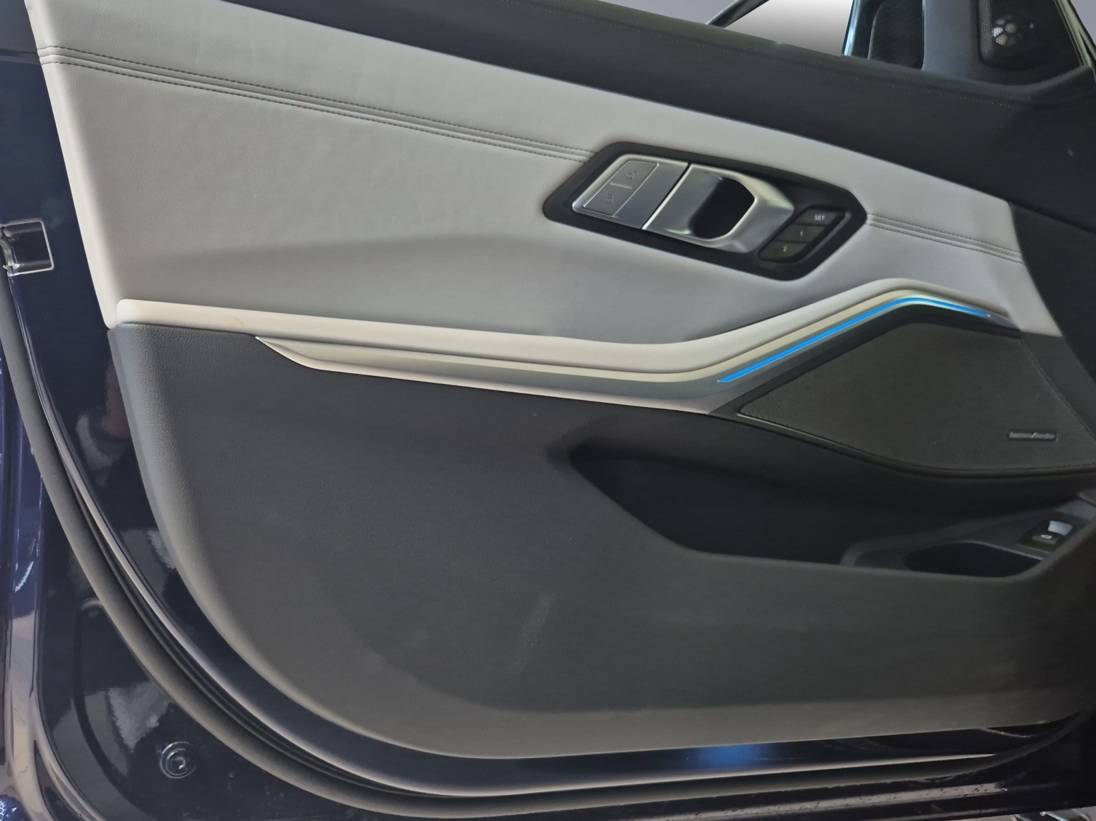 BMW M3 Touring xDrive Competition M-image-13