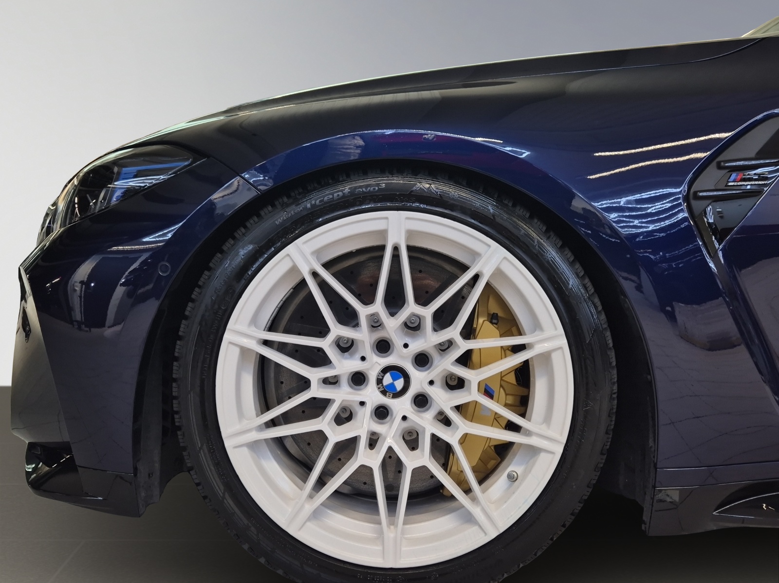 BMW M3 Touring xDrive Competition M-image-6