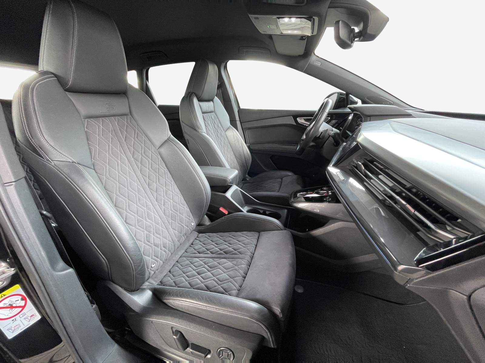 AUDI Q4 e-tron 50 quattro-image-15