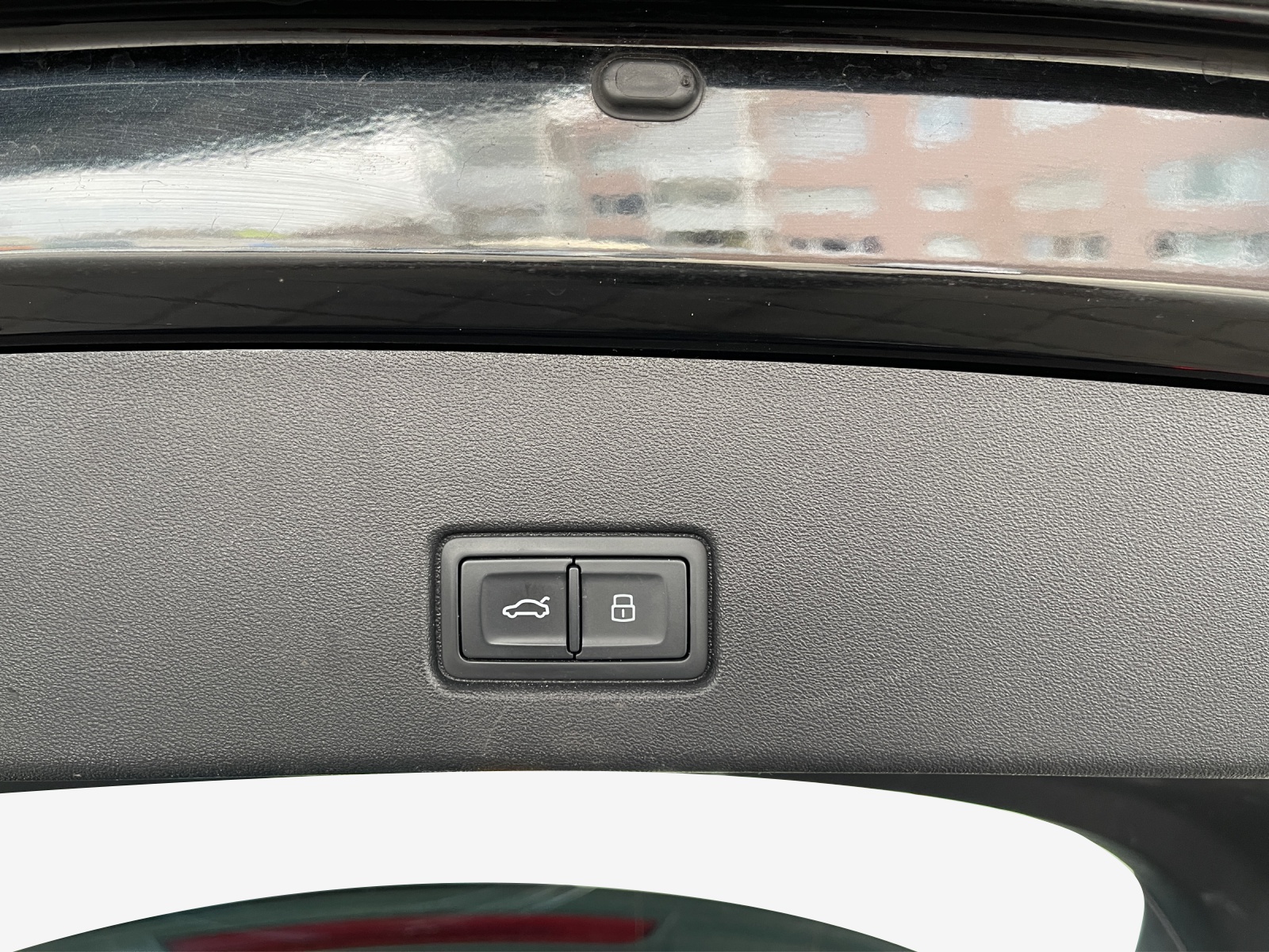 AUDI Q4 e-tron 50 quattro-image-14