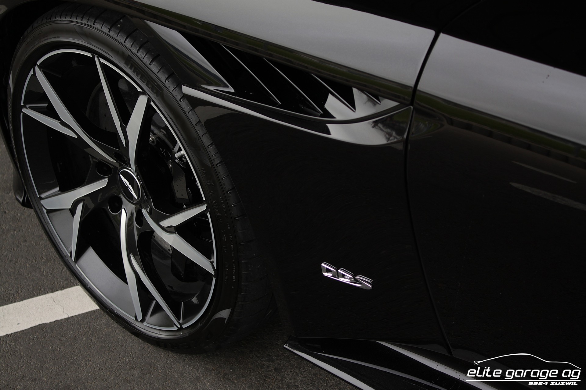 ASTON MARTIN DBS Coupé Superleggera-image-12