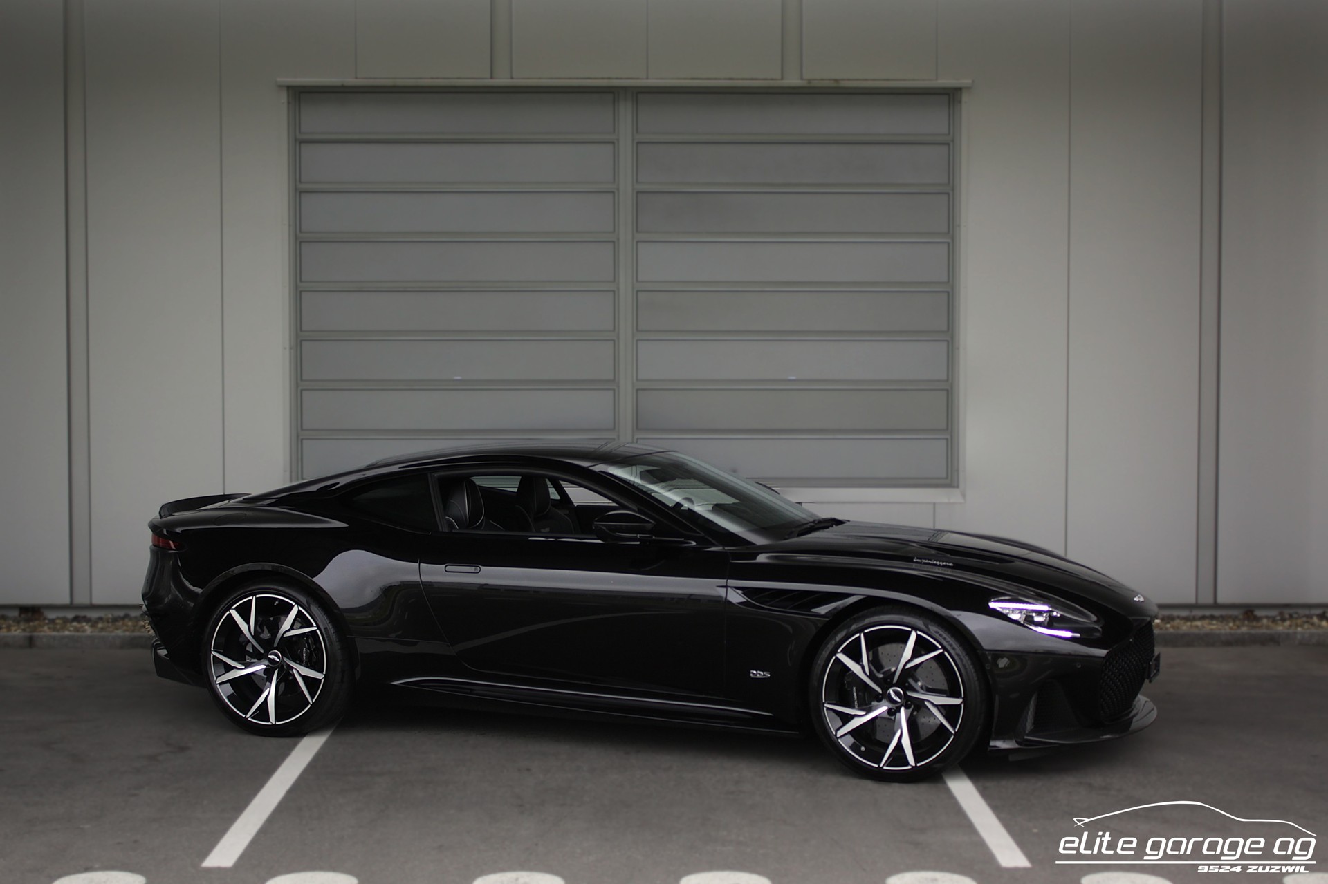ASTON MARTIN DBS Coupé Superleggera-image-6