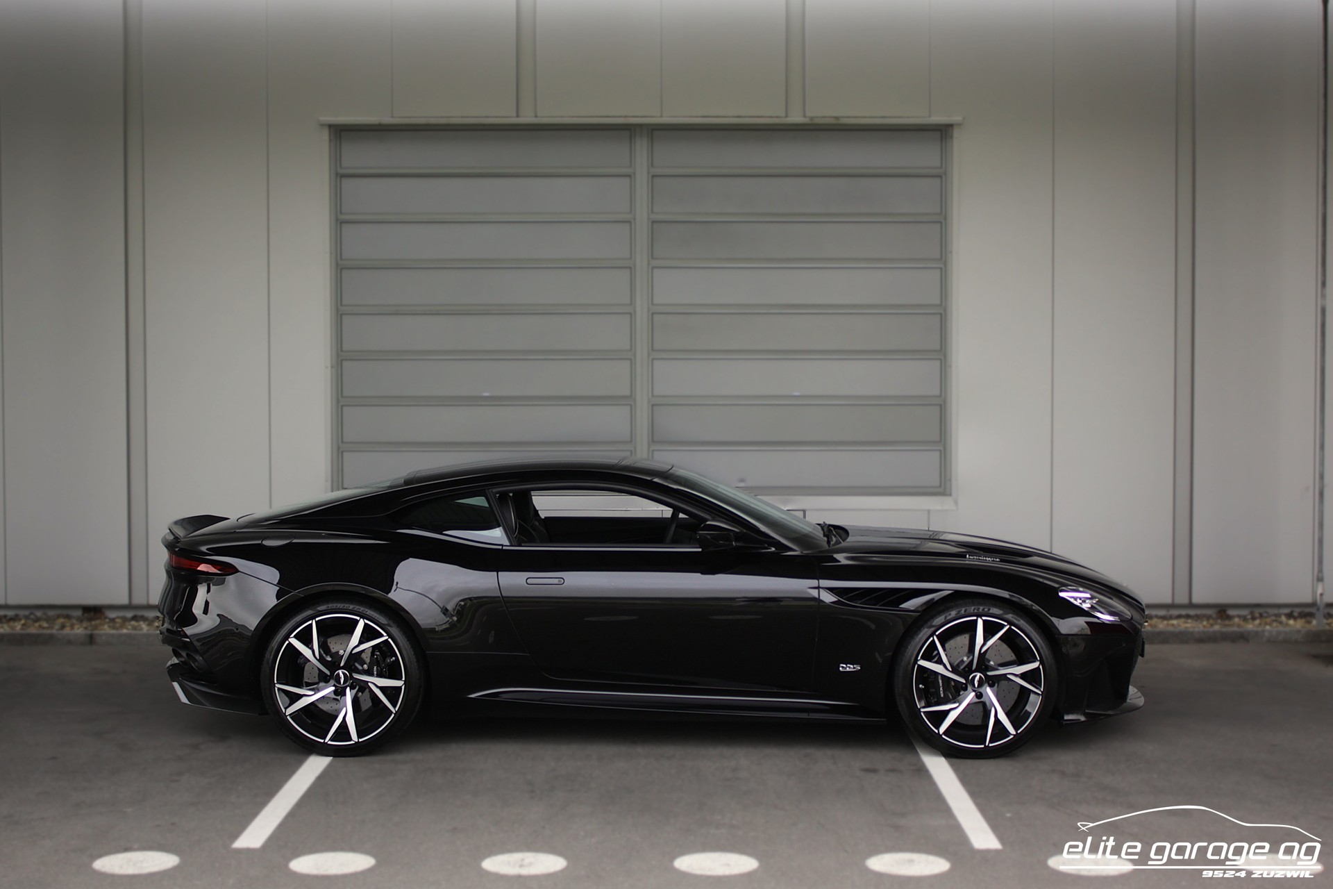 ASTON MARTIN DBS Coupé Superleggera-image-5