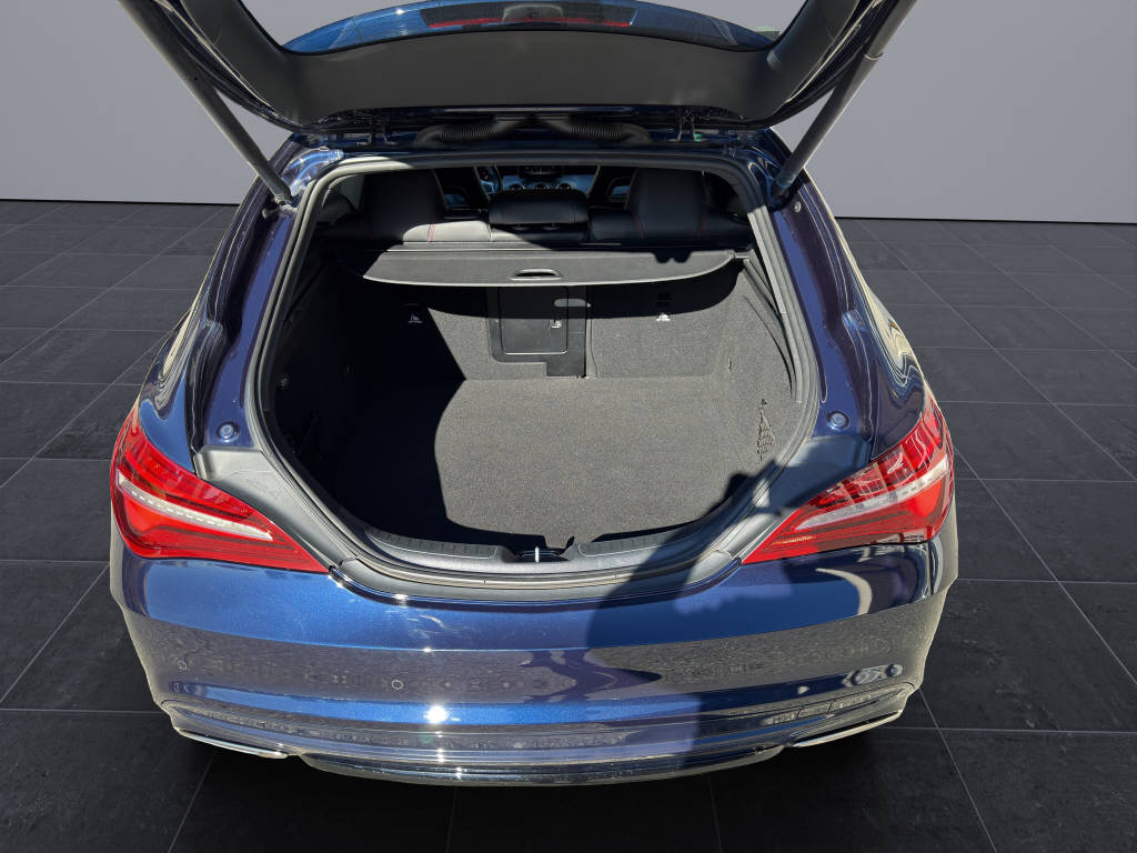 MERCEDES-BENZ CLA 220 AMG Line 4m Shooting Brake-image-12