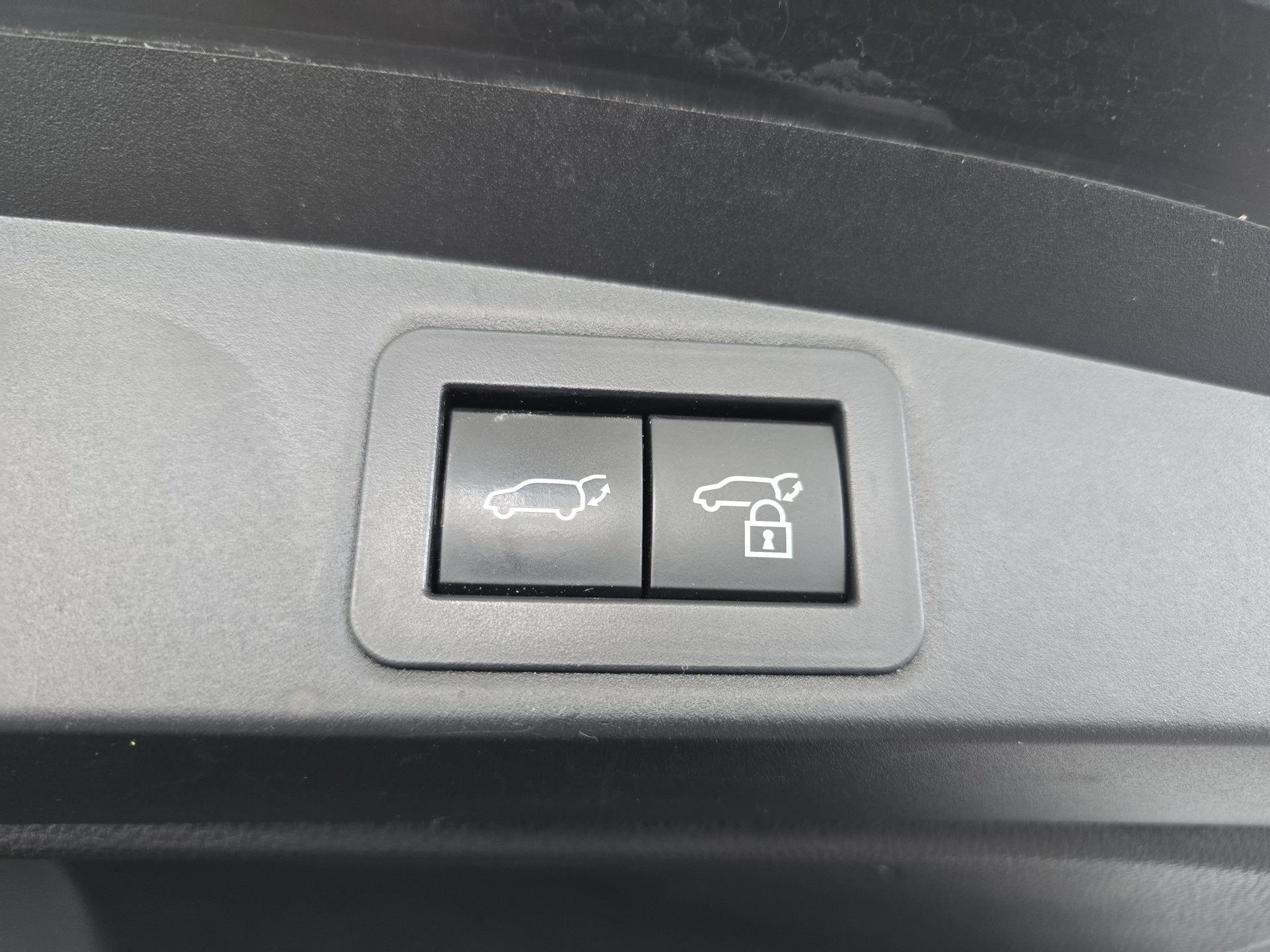 TOYOTA Corolla Touring Sports 2.0 HSD GR Sport-image-17