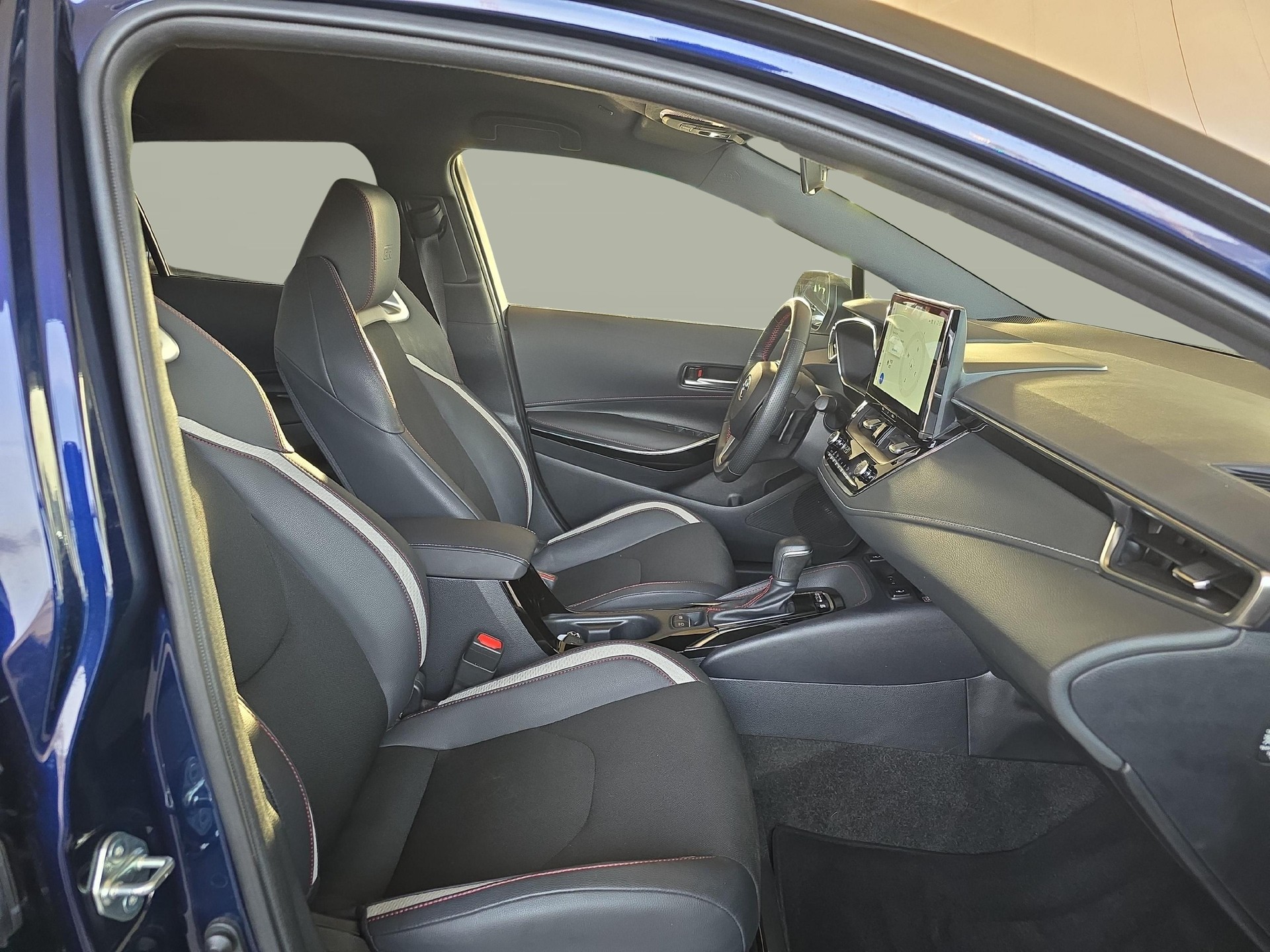 TOYOTA Corolla Touring Sports 2.0 HSD GR Sport-image-9