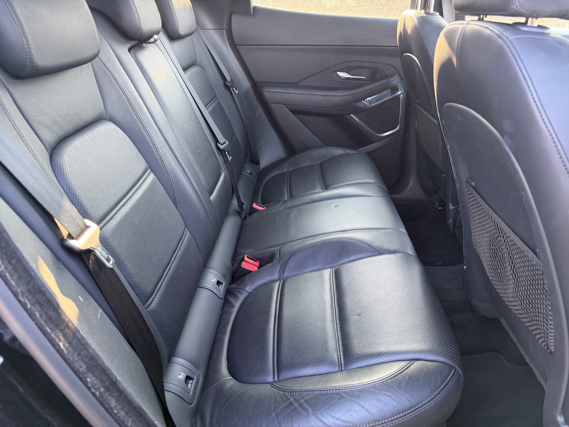 JAGUAR E-Pace P200 R-Dynamic HSE AWD Automatik-image-9